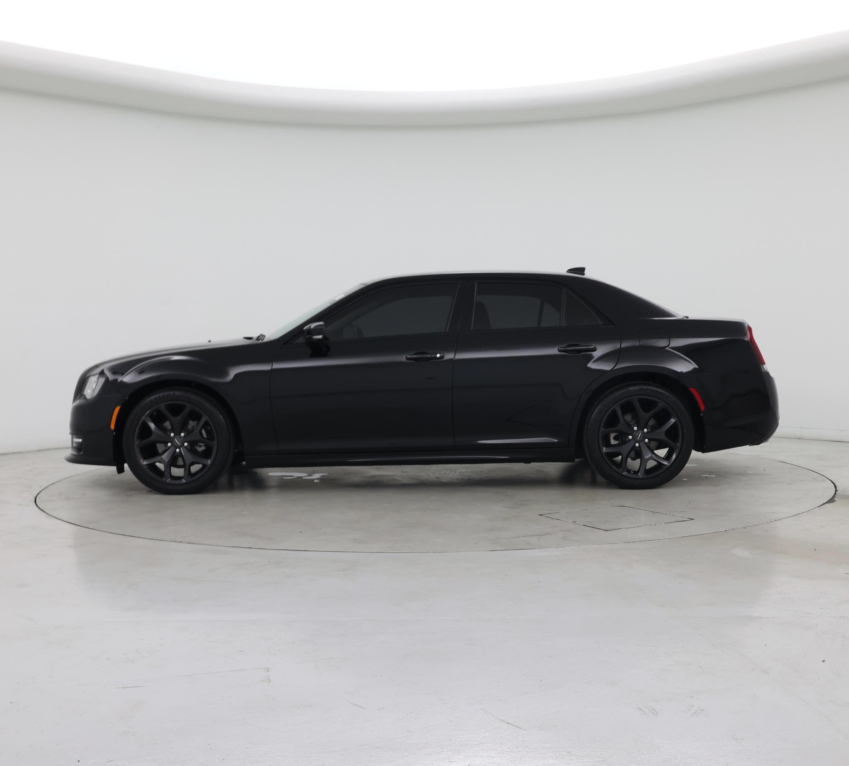 Thumbnail: 2022 Chrysler 300 - 3