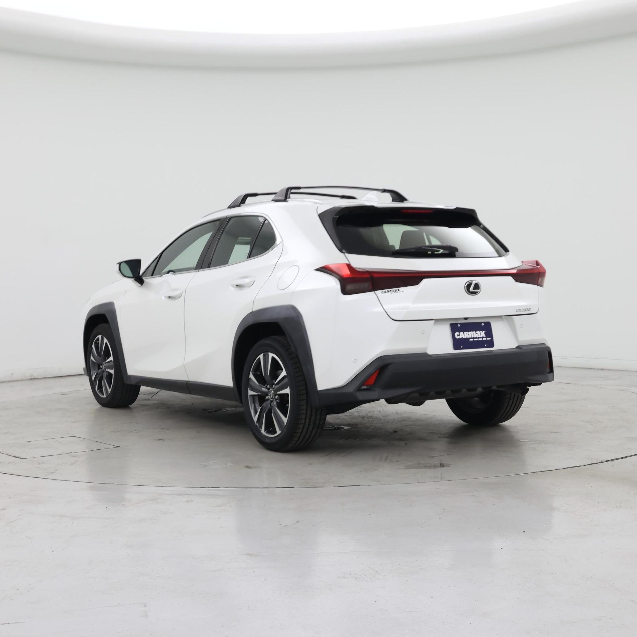 Thumbnail: 2022 Lexus UX - 2