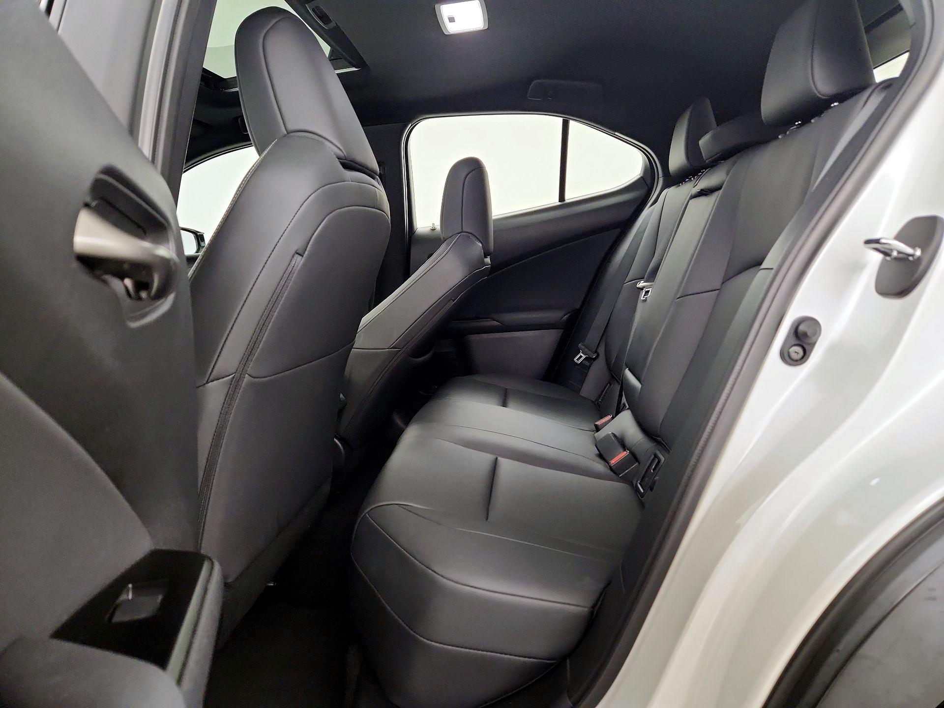 Thumbnail: 2022 Lexus UX - 20