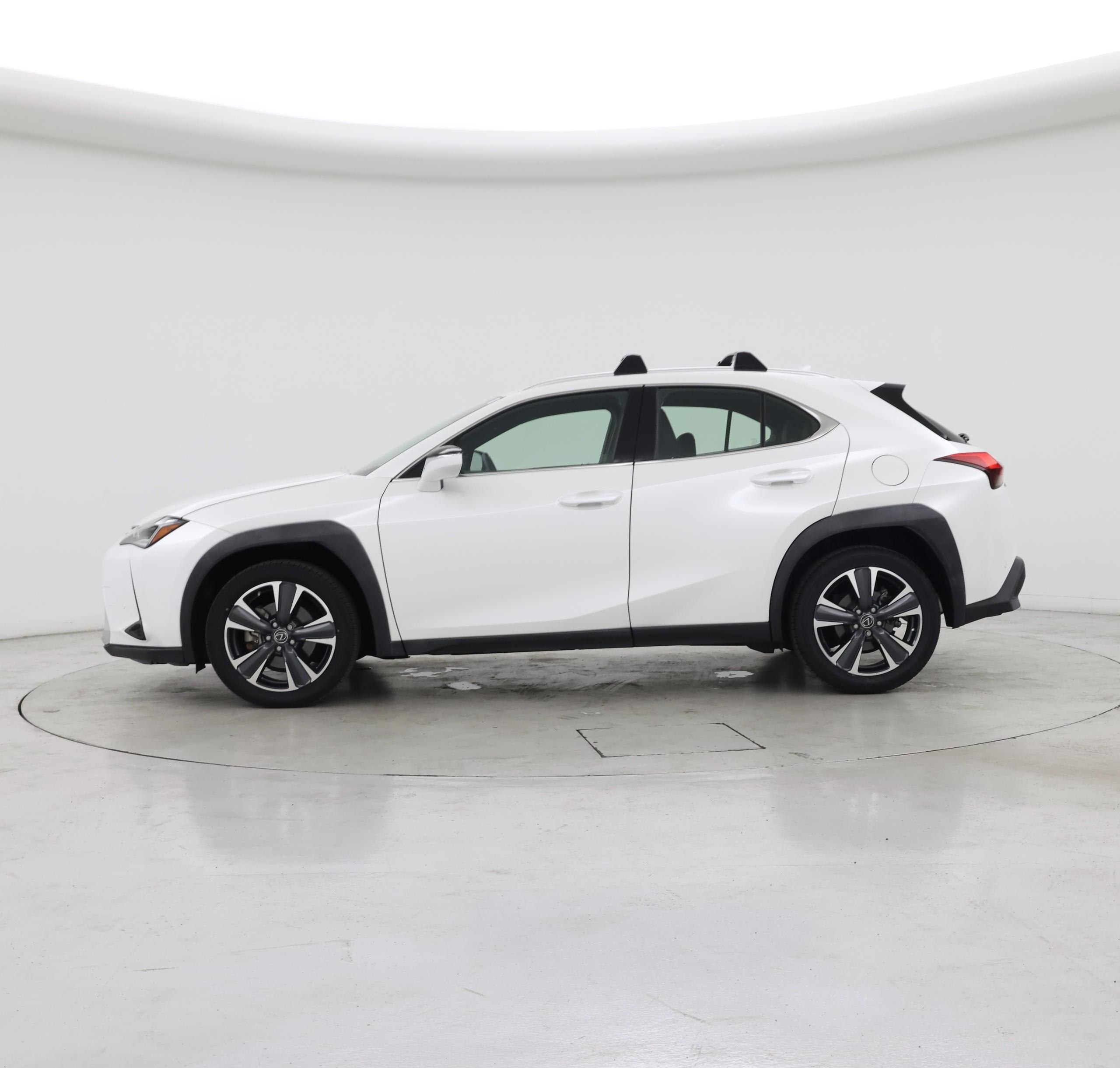 Thumbnail: 2022 Lexus UX - 3