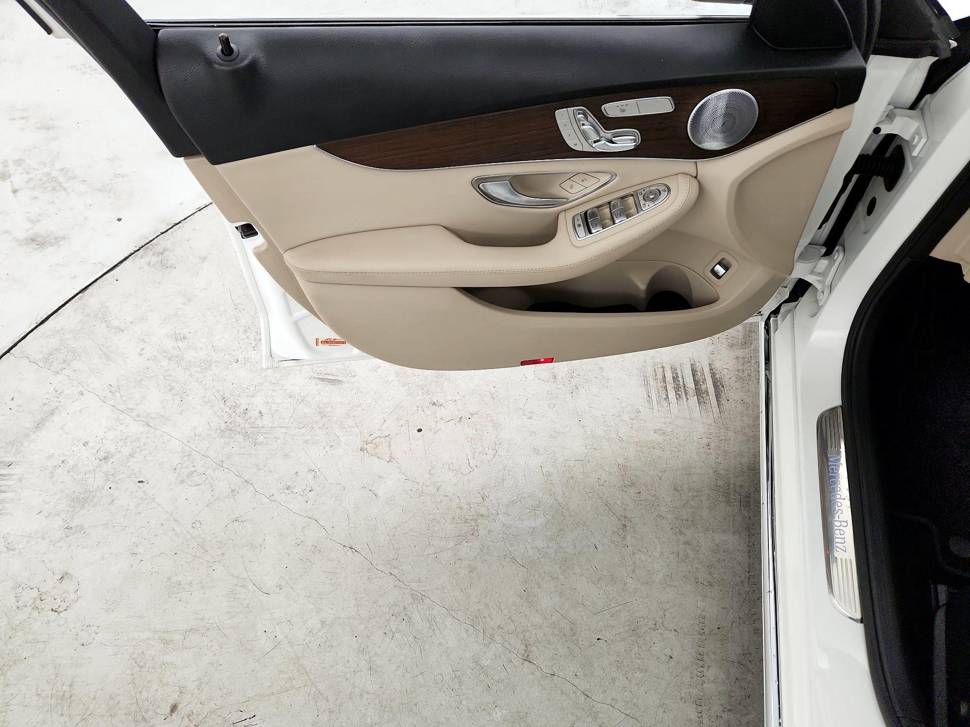 Thumbnail: 2020 Mercedes-Benz C-Class - 12