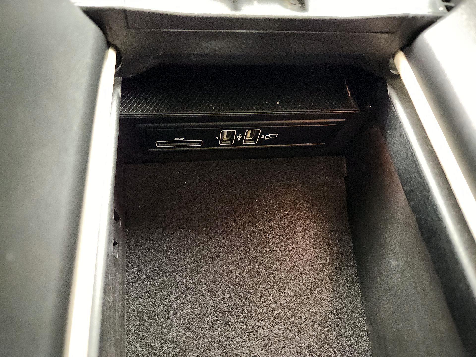 Thumbnail: 2020 Mercedes-Benz C-Class - 18