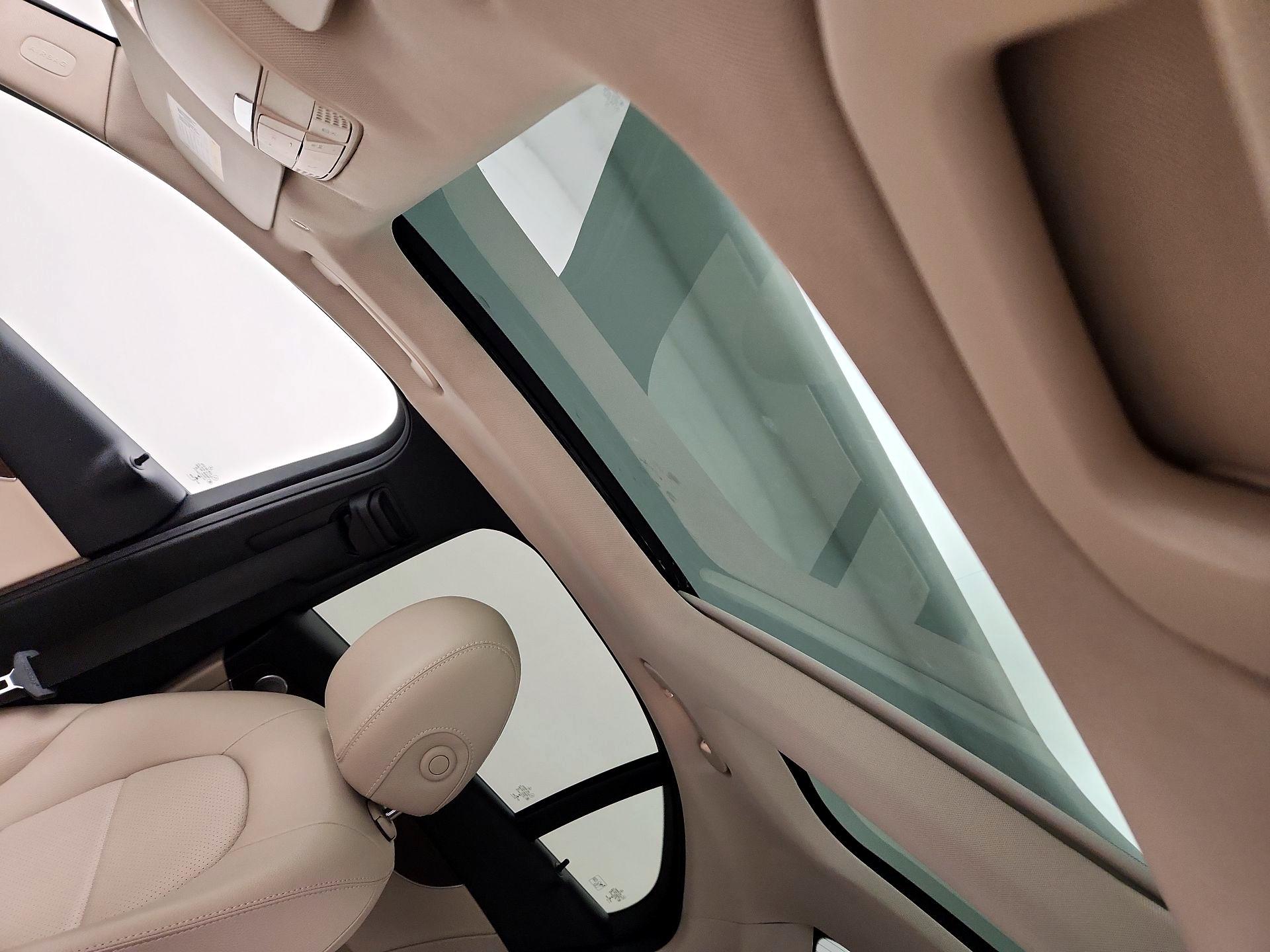 Thumbnail: 2020 Mercedes-Benz C-Class - 19