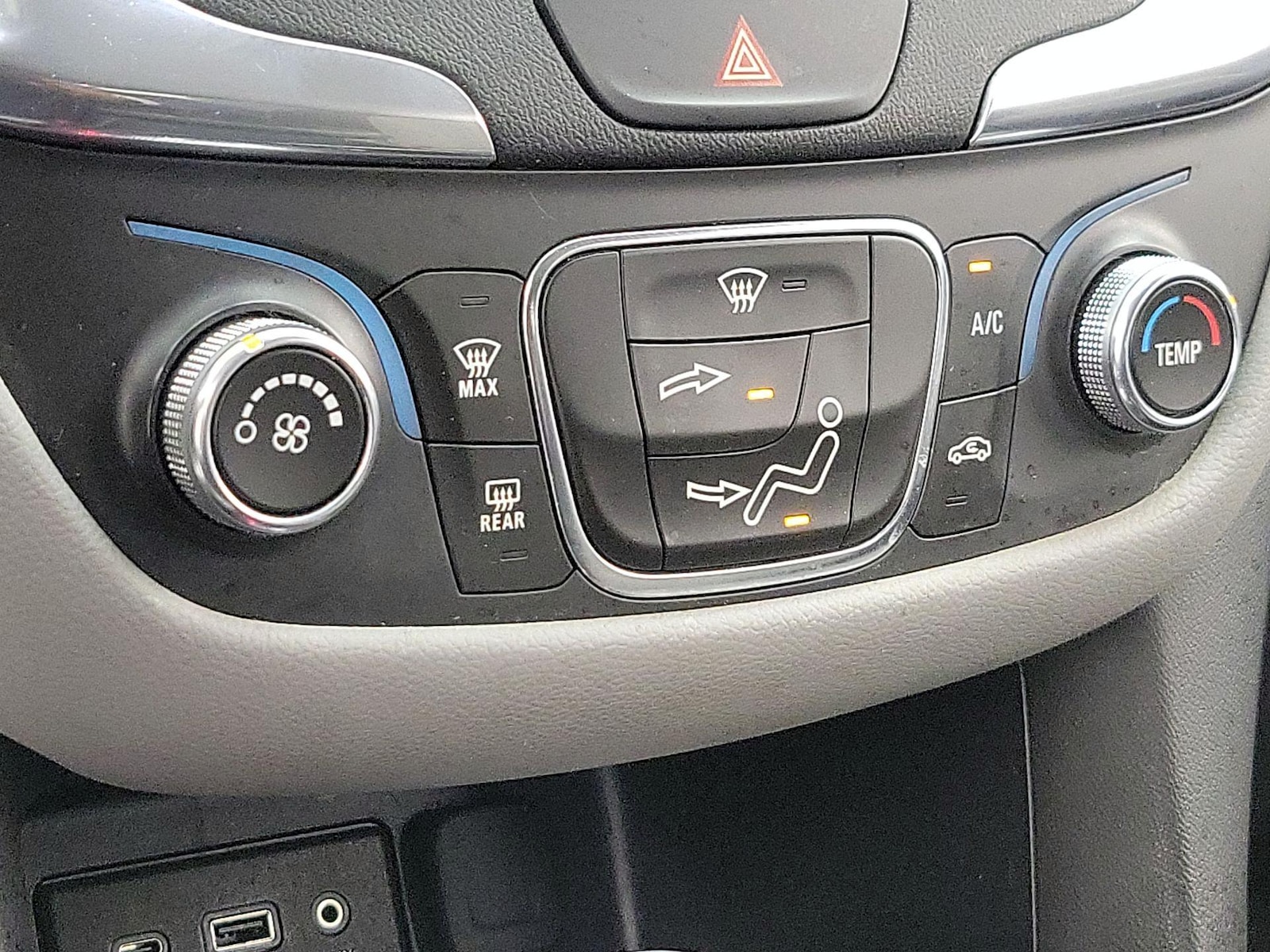 2021 Chevrolet Equinox LS - Photo 17