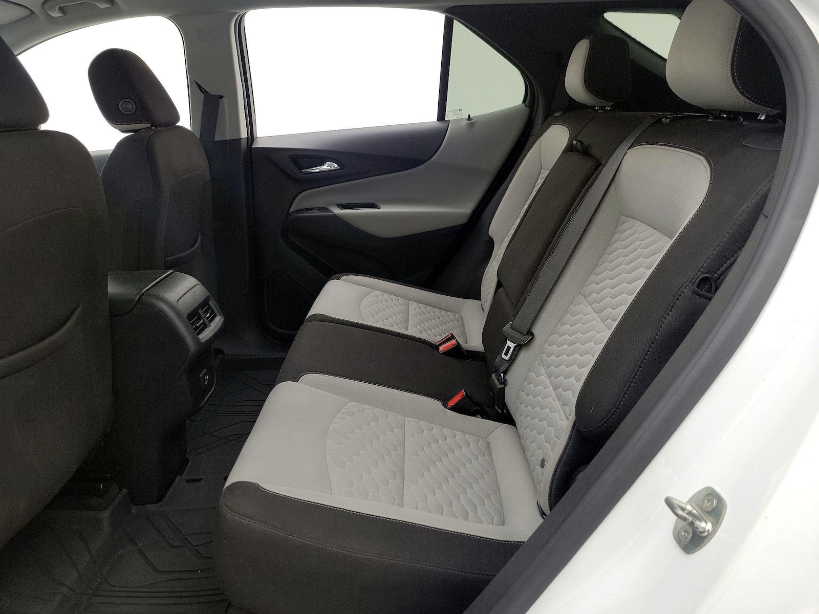 2021 Chevrolet Equinox LS - Photo 20