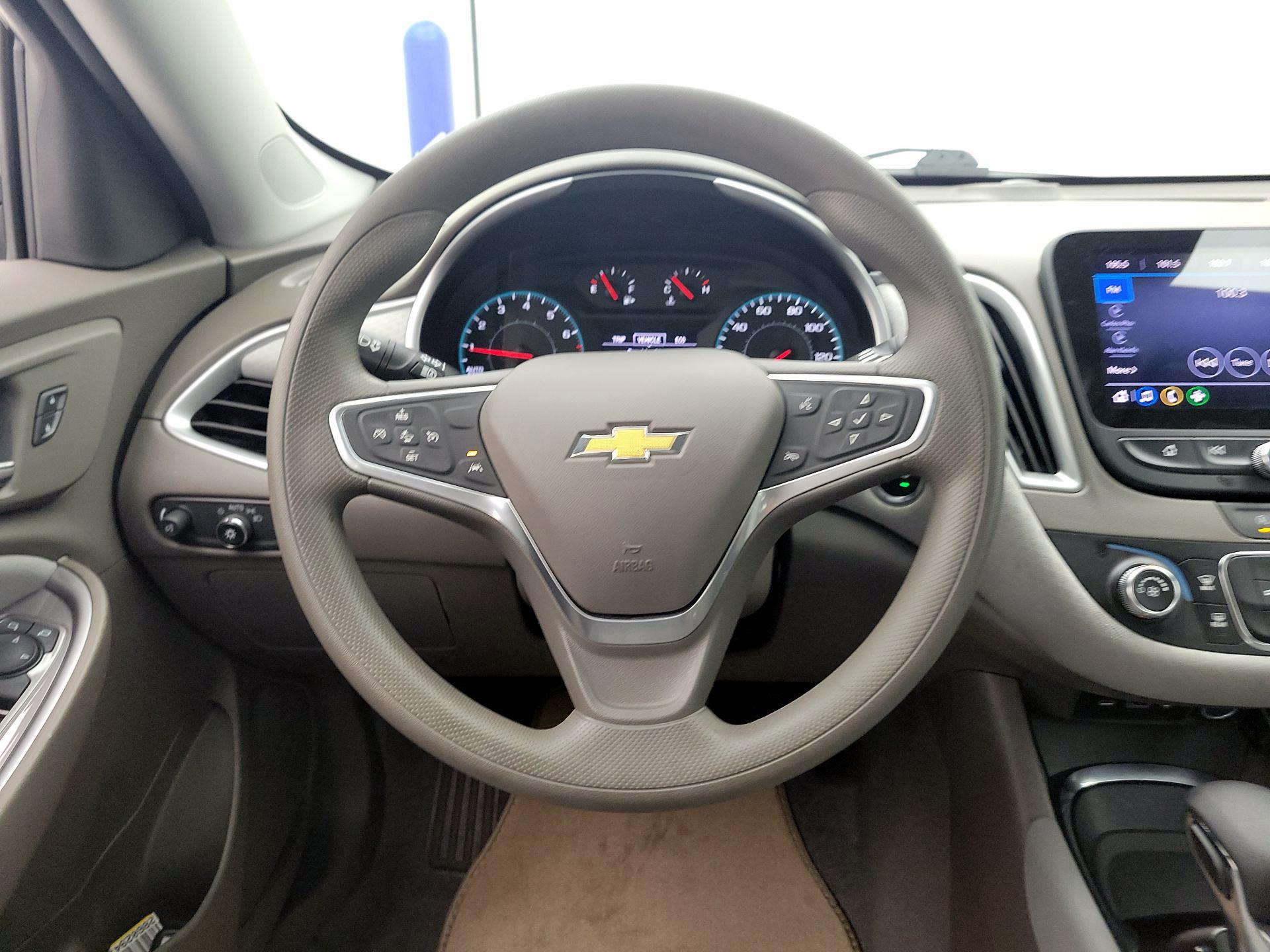 Thumbnail: 2022 Chevrolet Malibu - 10