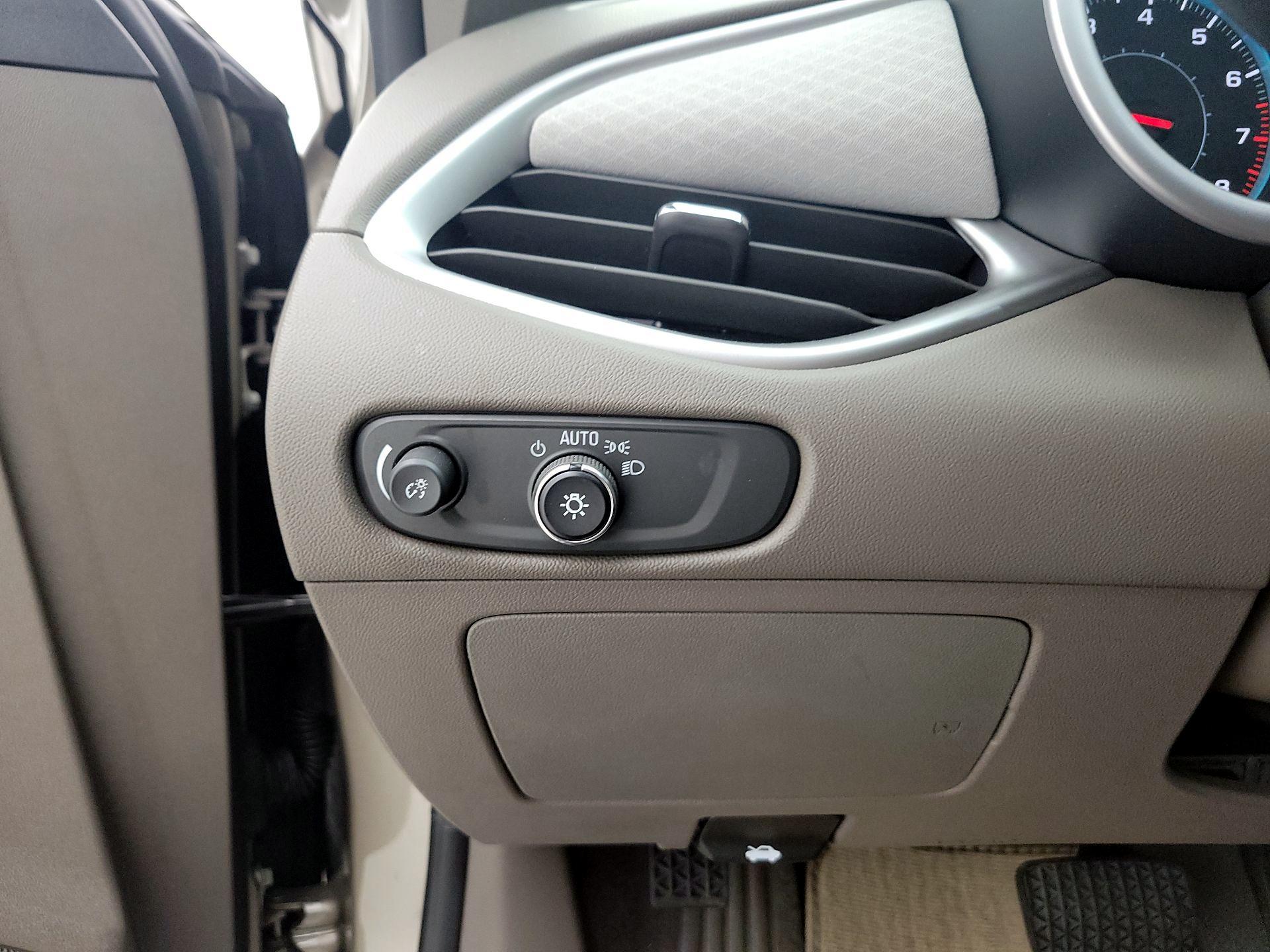 Thumbnail: 2022 Chevrolet Malibu - 13