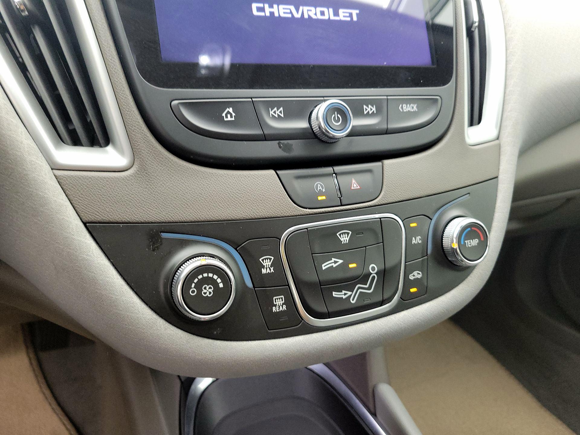 Thumbnail: 2022 Chevrolet Malibu - 16