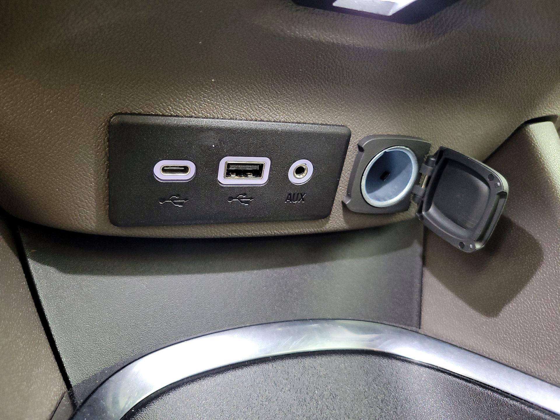 Thumbnail: 2022 Chevrolet Malibu - 18