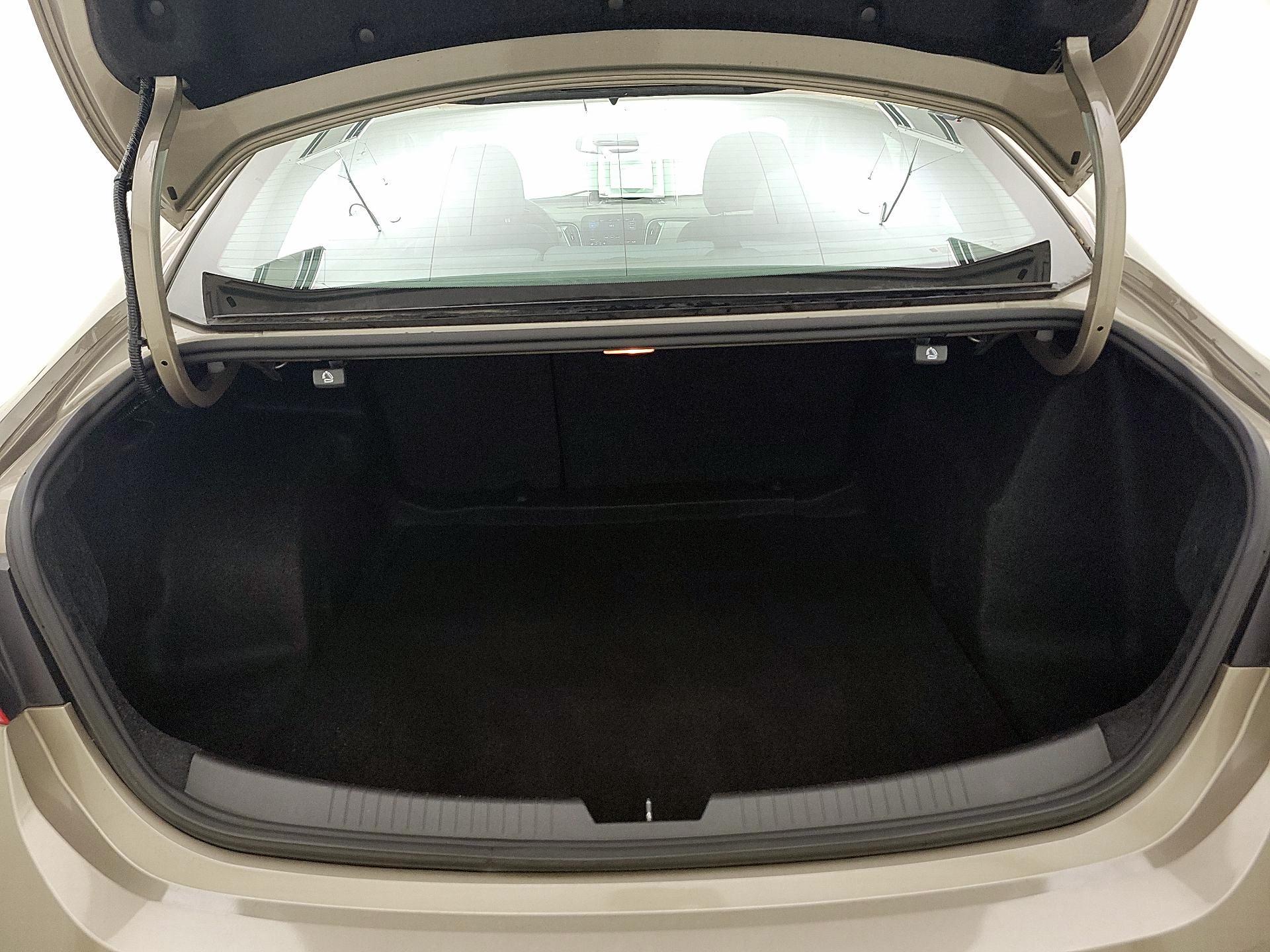 Thumbnail: 2022 Chevrolet Malibu - 20