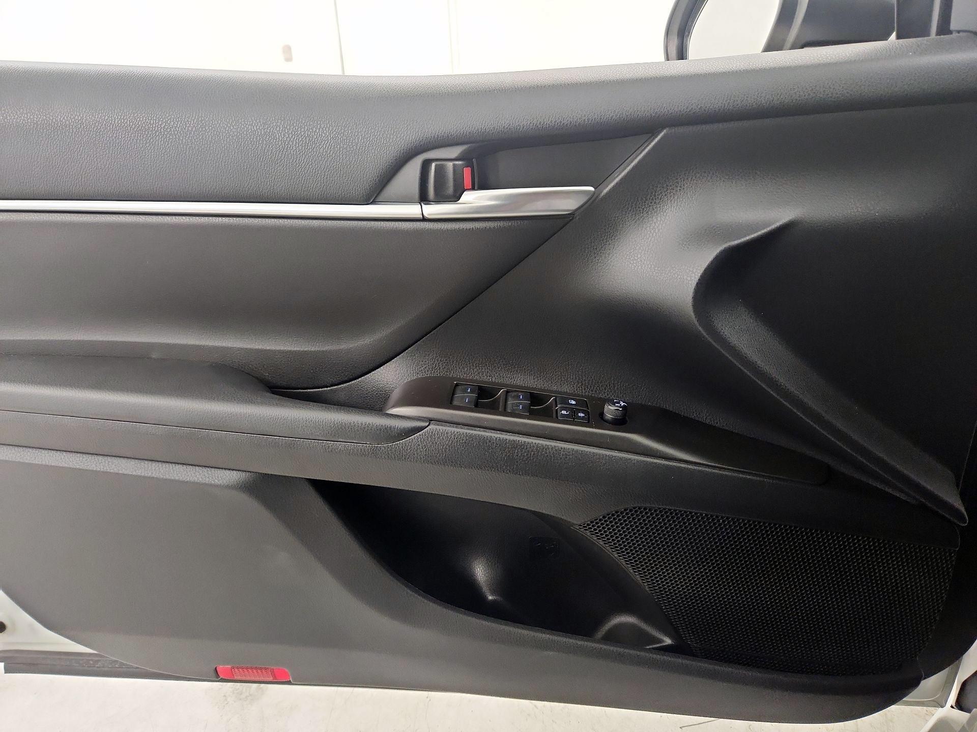 Thumbnail: 2022 Toyota Camry - 12