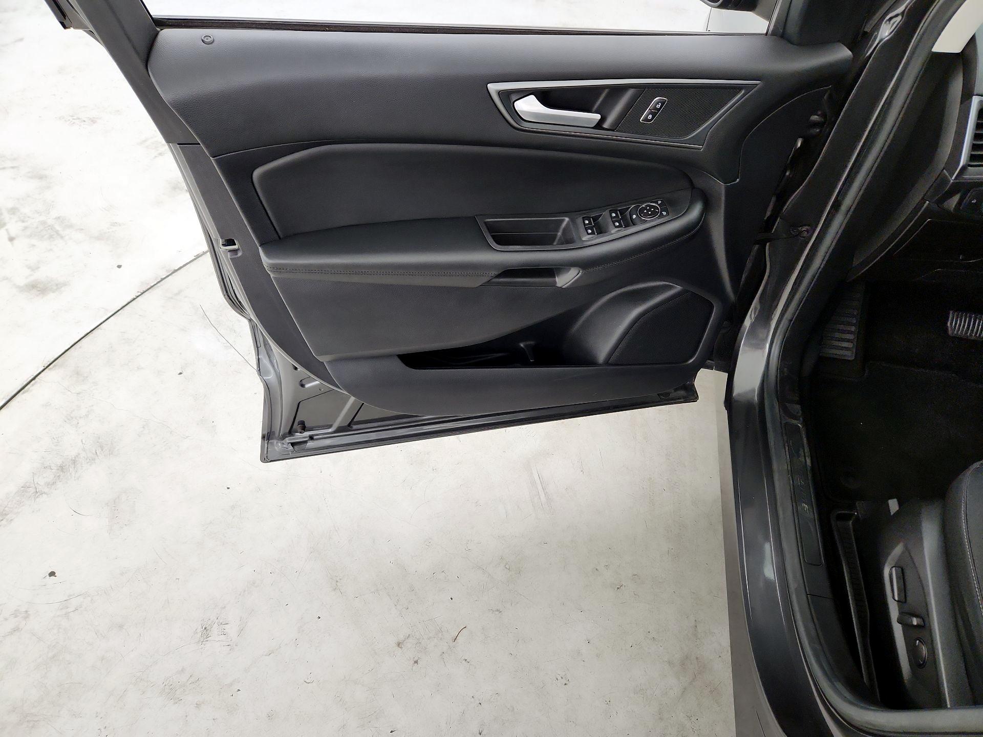 Thumbnail: 2020 Ford Edge - 12