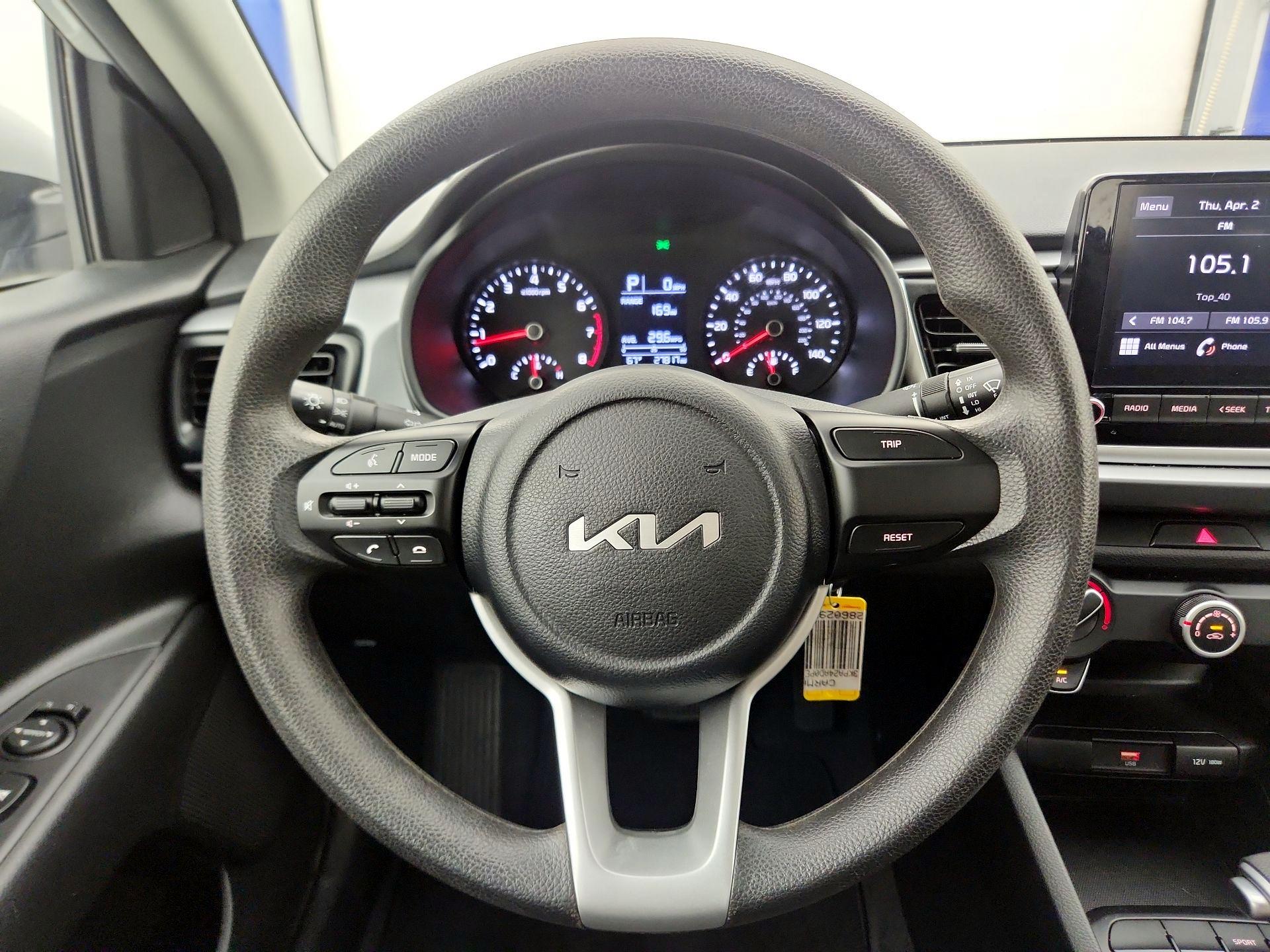 Thumbnail: 2023 Kia Rio - 10