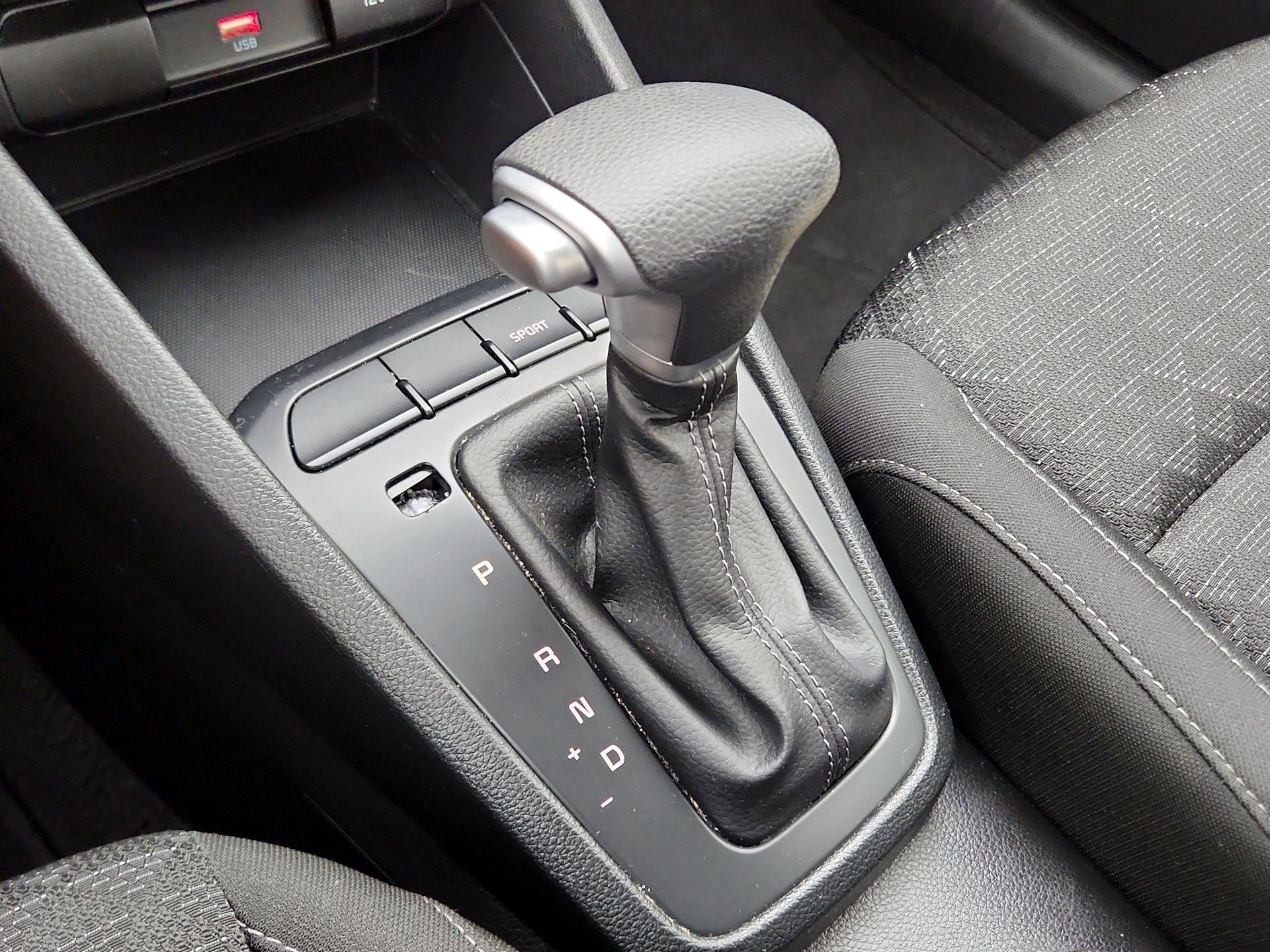 Thumbnail: 2023 Kia Rio - 17