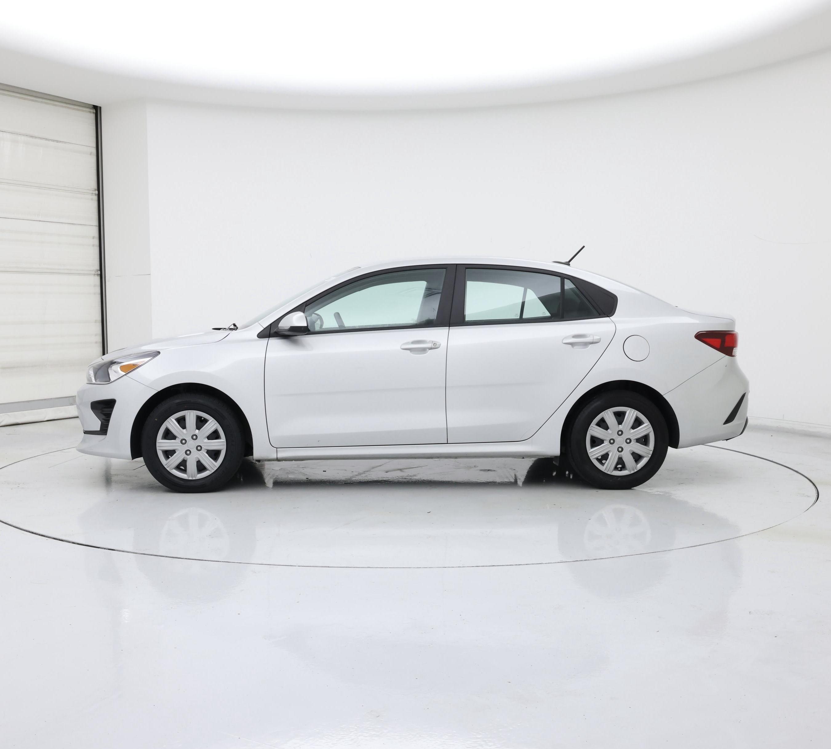 Thumbnail: 2023 Kia Rio - 3