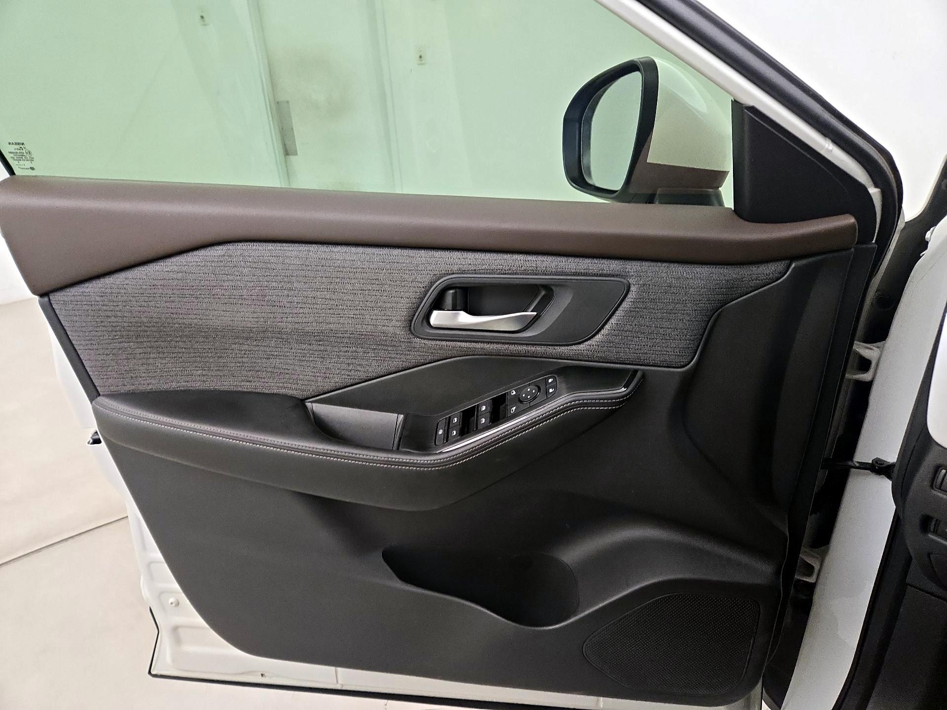 Thumbnail: 2023 Nissan Rogue - 12