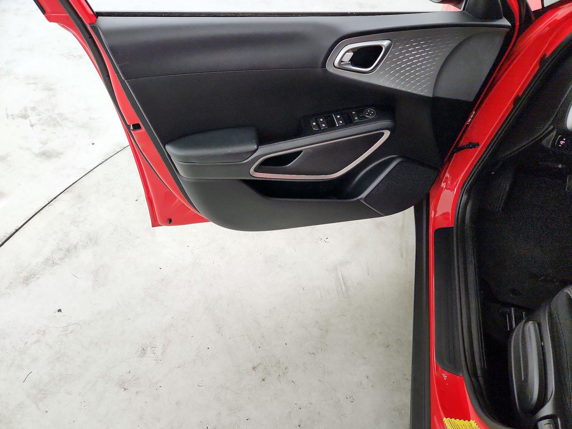 Thumbnail: 2020 Kia Soul - 12