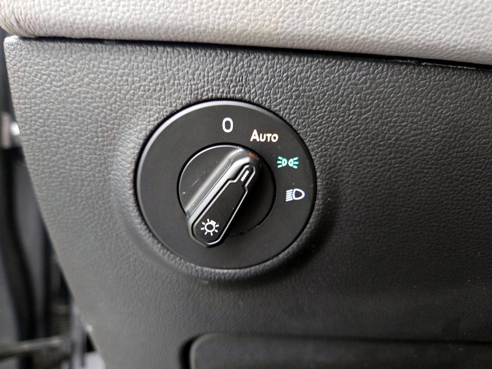 2022 Volkswagen Taos SE - Photo 14