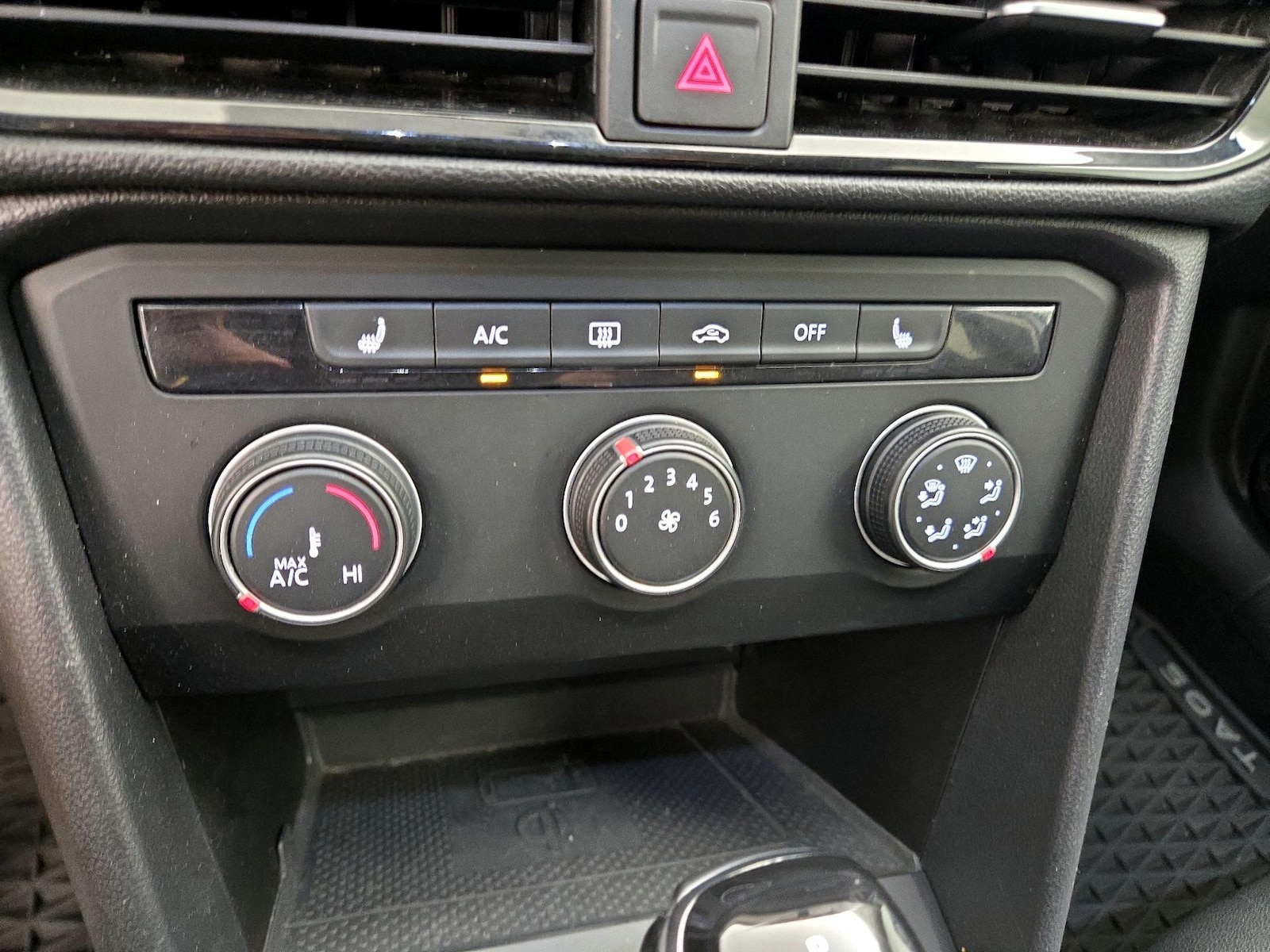 2022 Volkswagen Taos SE - Photo 17