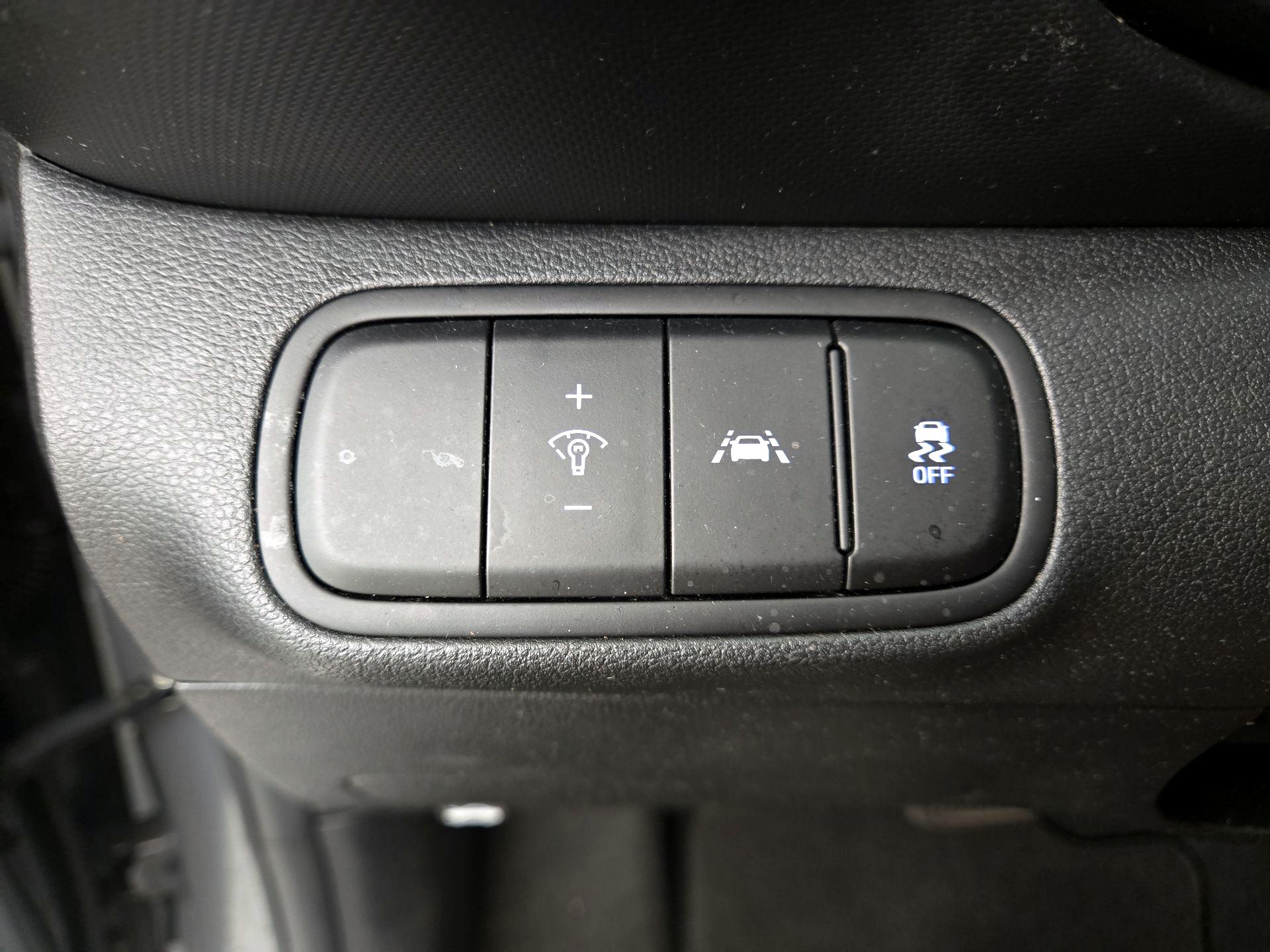 Thumbnail: 2022 Hyundai Venue - 13