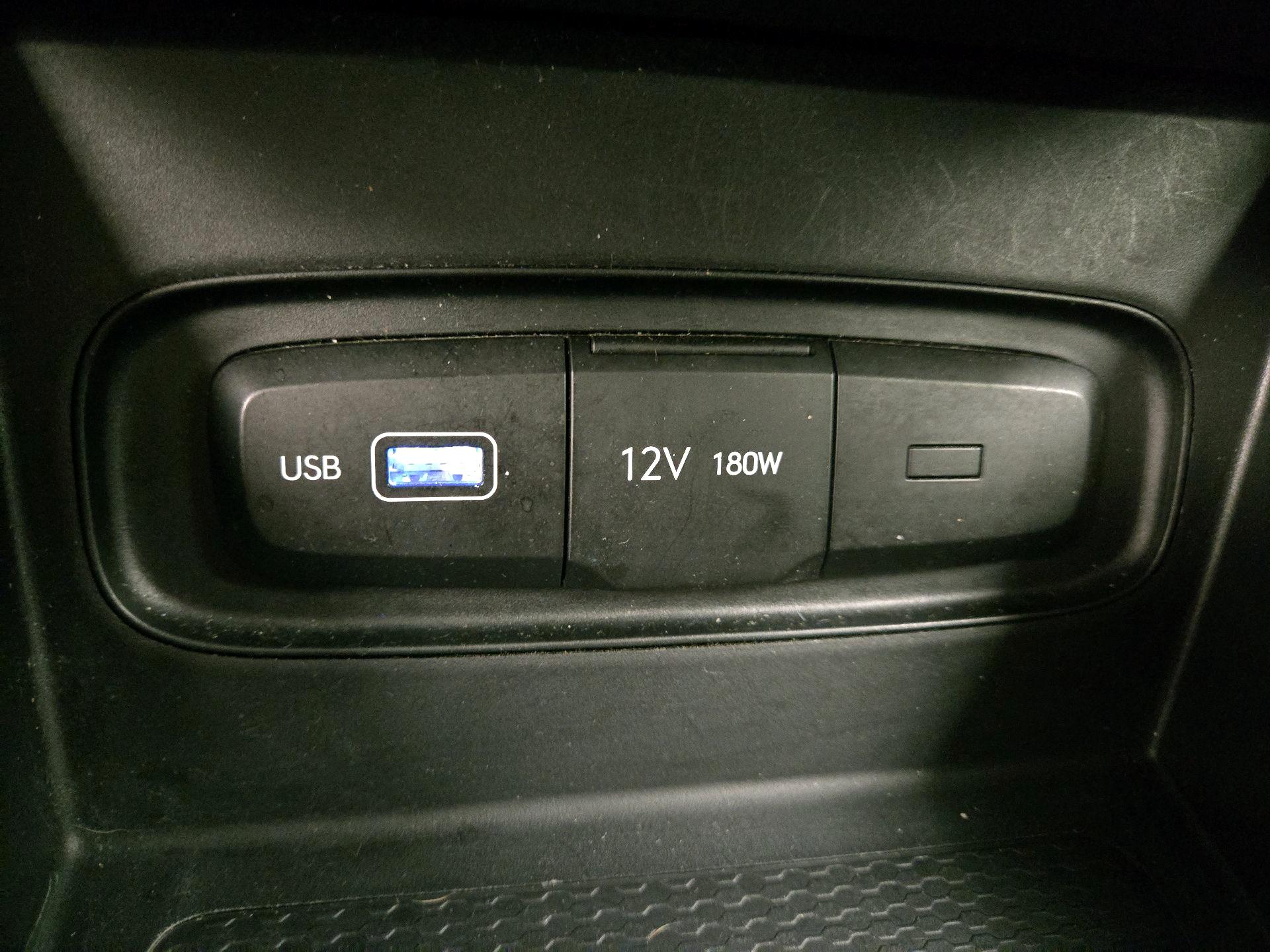 Thumbnail: 2022 Hyundai Venue - 18