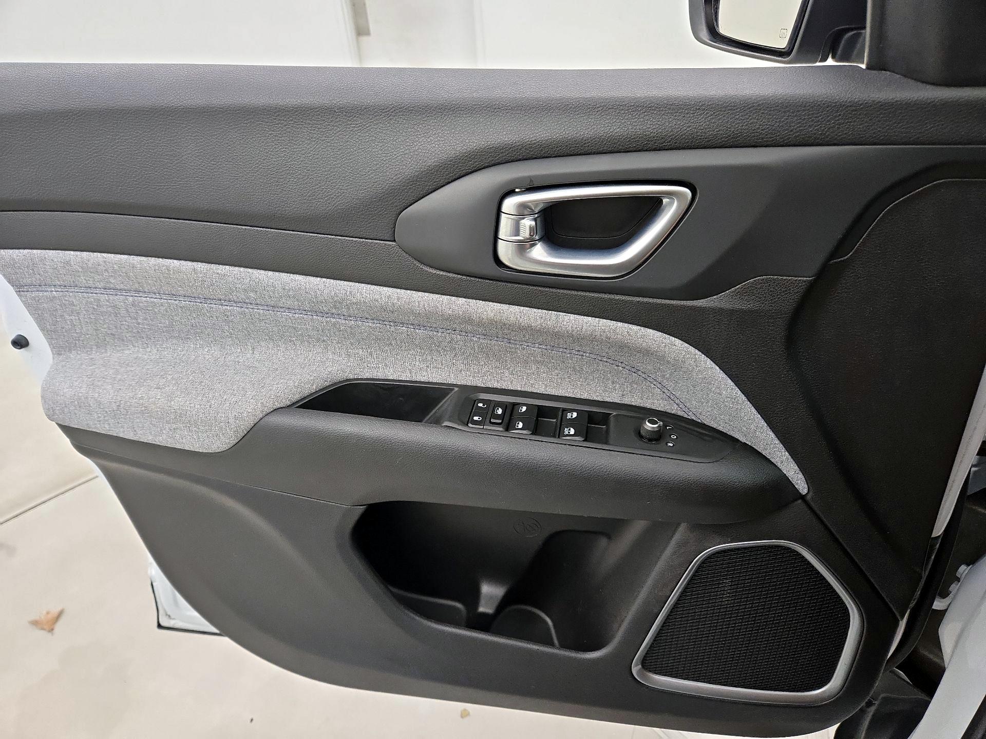 Thumbnail: 2023 Jeep Compass - 12