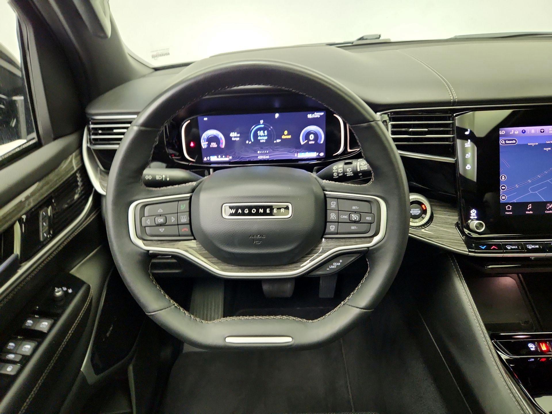 Thumbnail: 2022 Jeep Wagoneer - 10