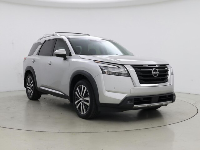 Silver 2022 Nissan Pathfinder Platinum 4WD SUV / Crossover All-Wheel Drive Automatic