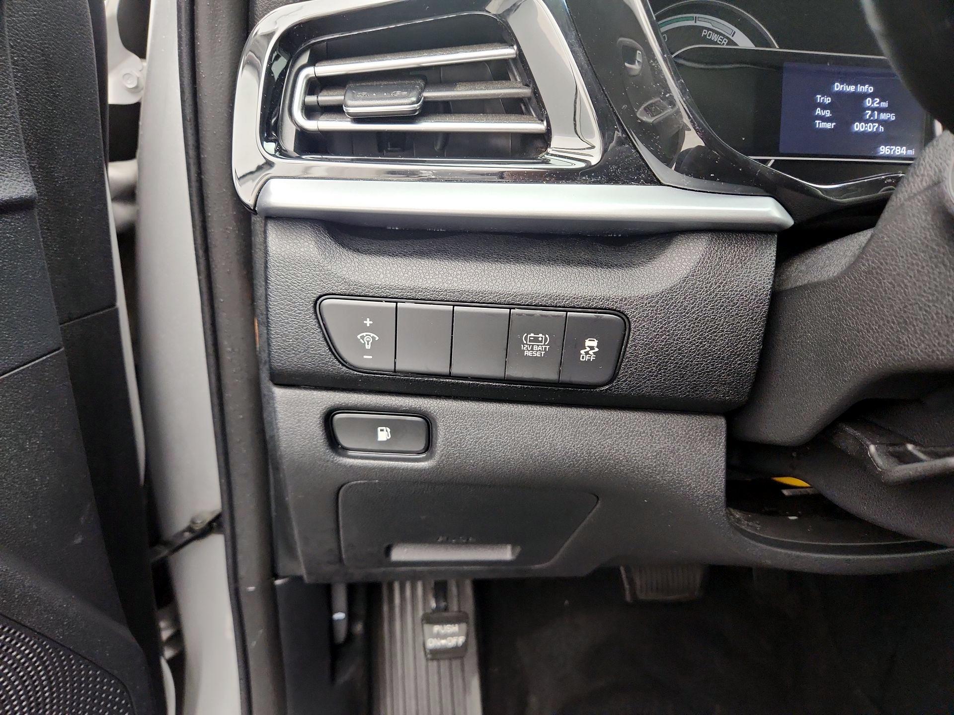 Thumbnail: 2020 Kia Niro - 13