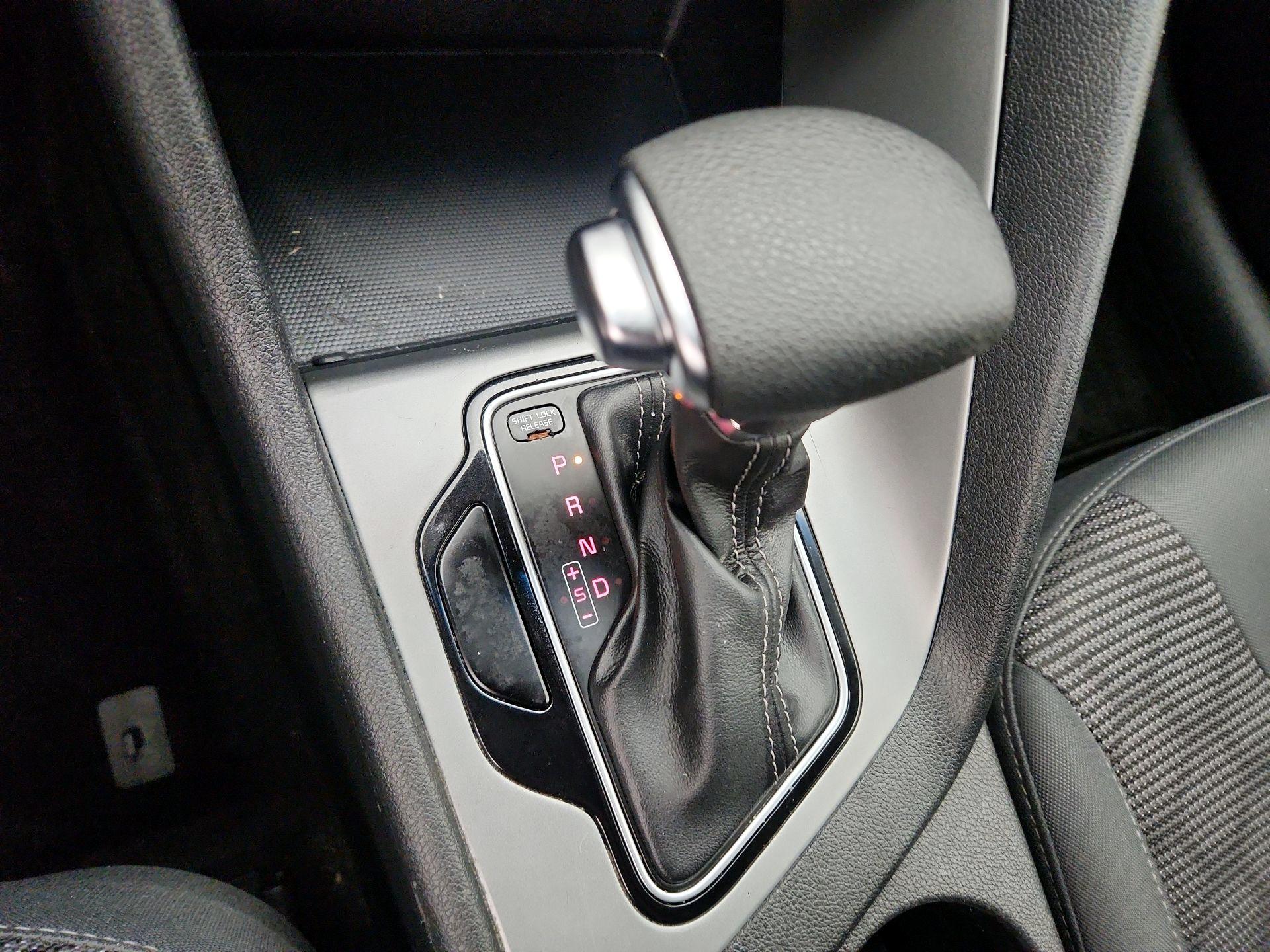 Thumbnail: 2020 Kia Niro - 17