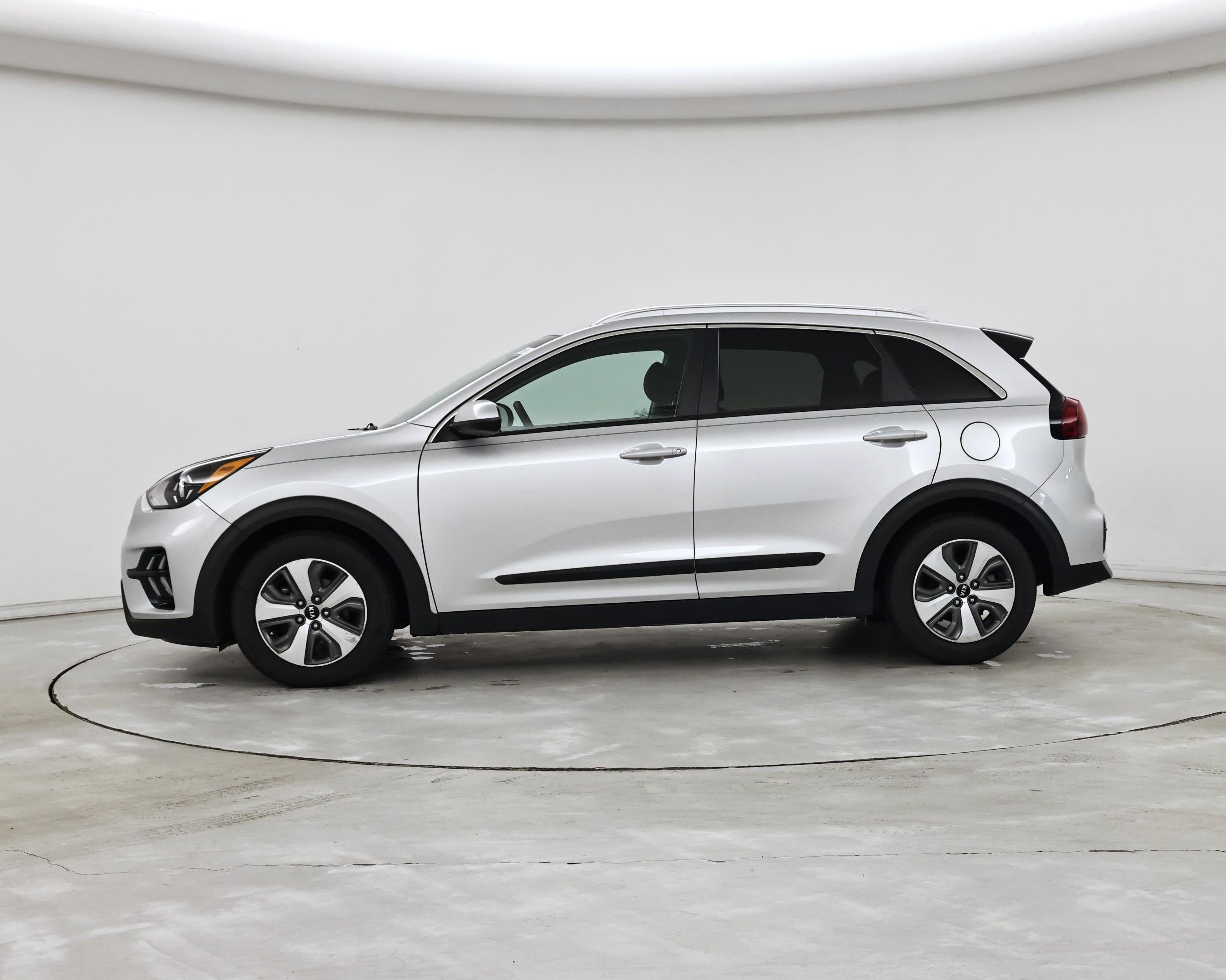 Thumbnail: 2020 Kia Niro - 3