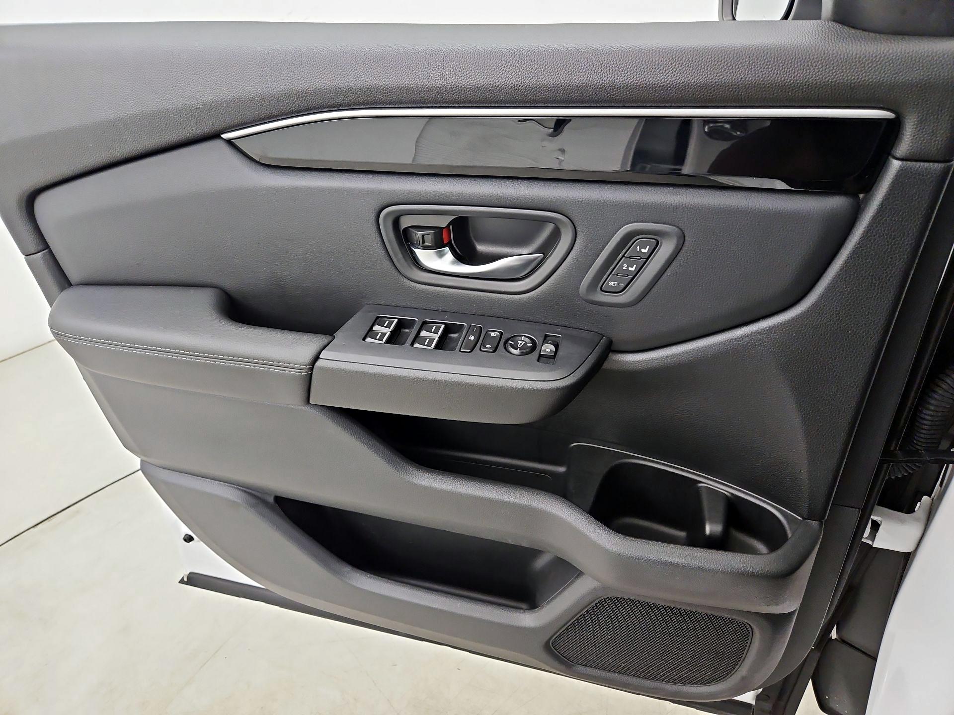 Thumbnail: 2023 Honda Pilot - 12