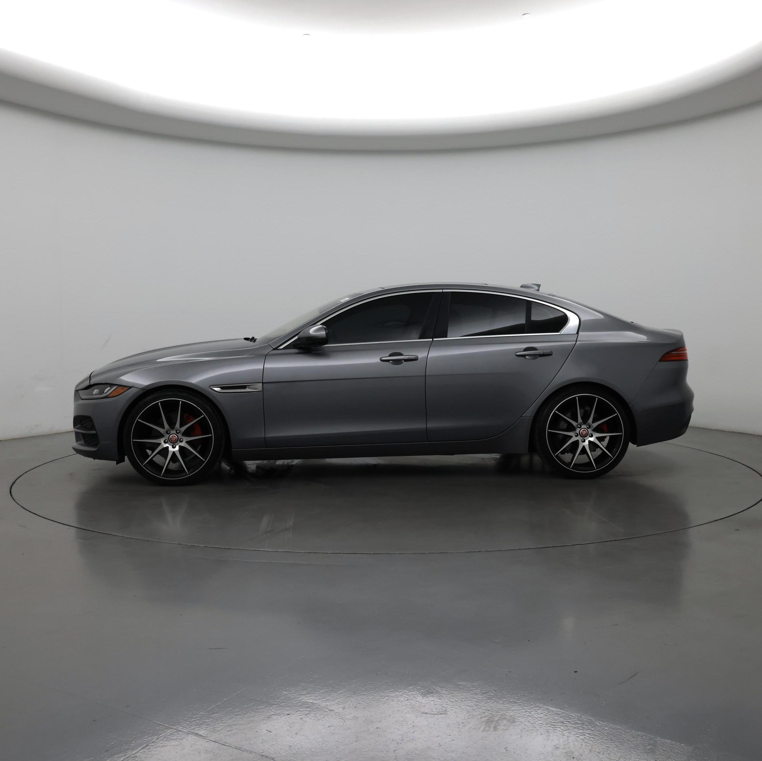 Thumbnail: 2020 Jaguar XE - 3