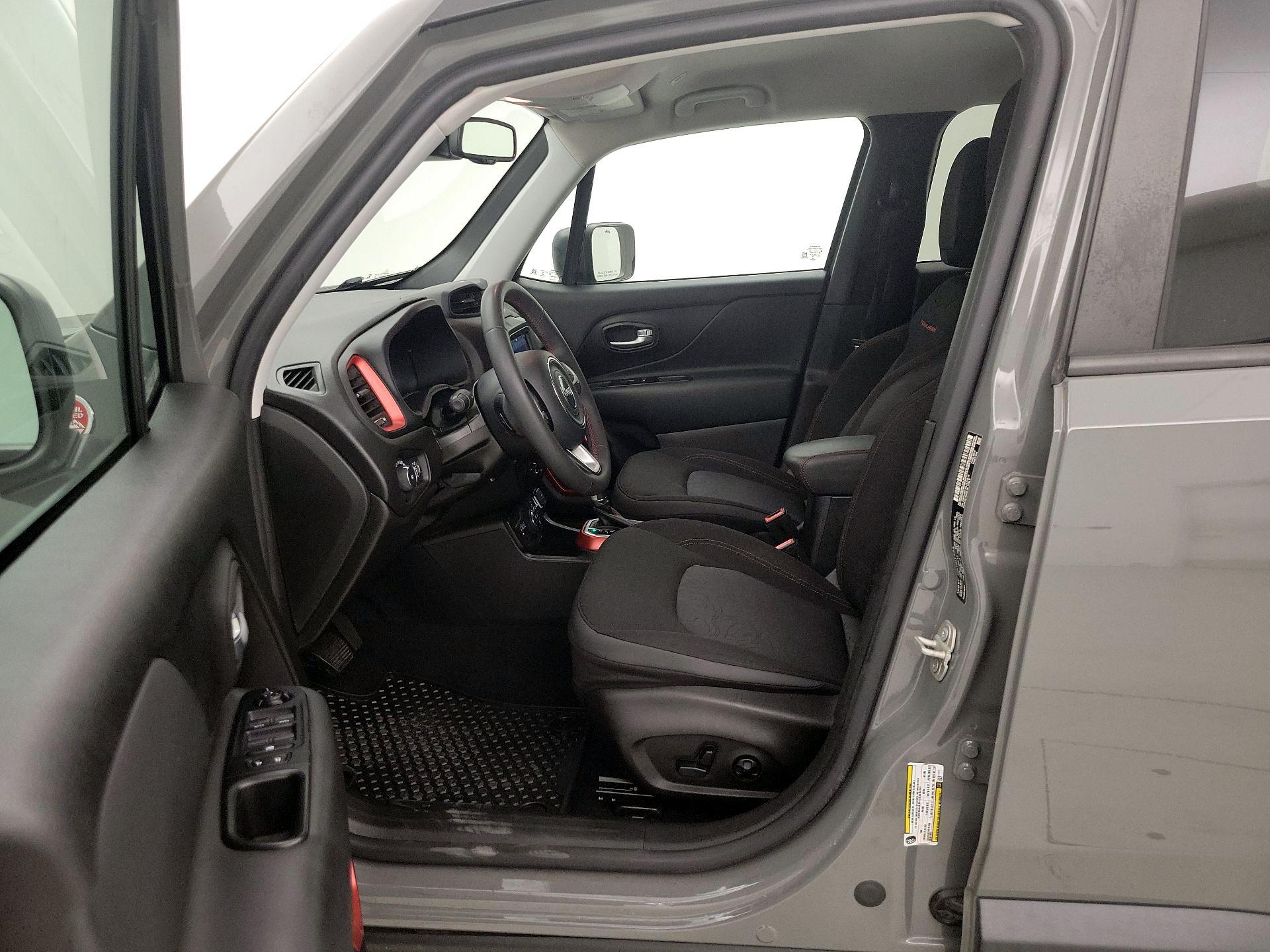 Thumbnail: 2020 Jeep Renegade - 11