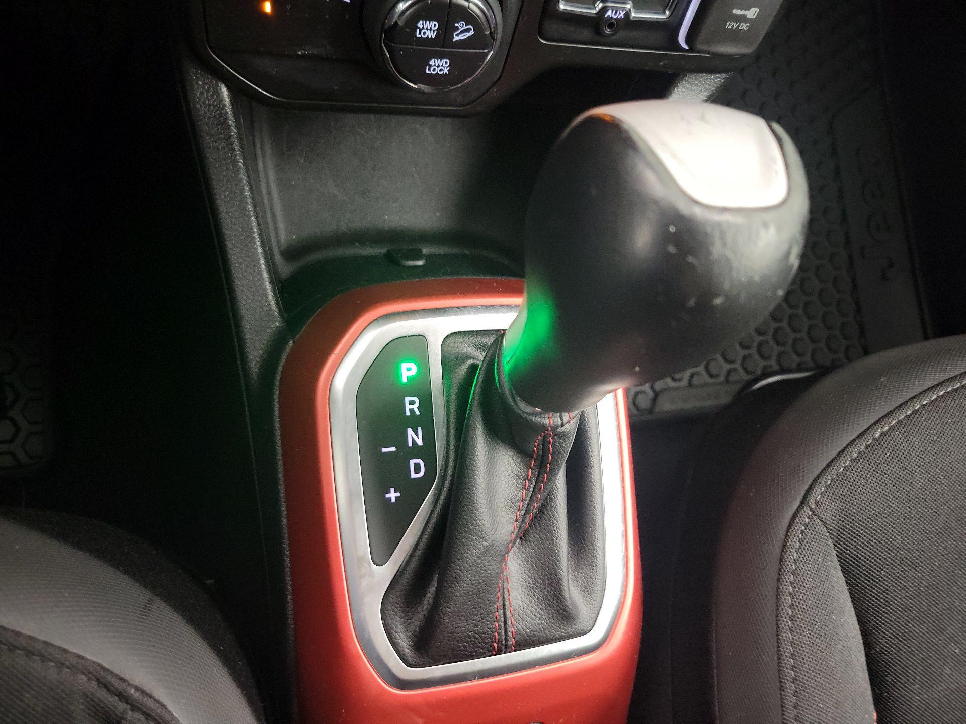 Thumbnail: 2020 Jeep Renegade - 17