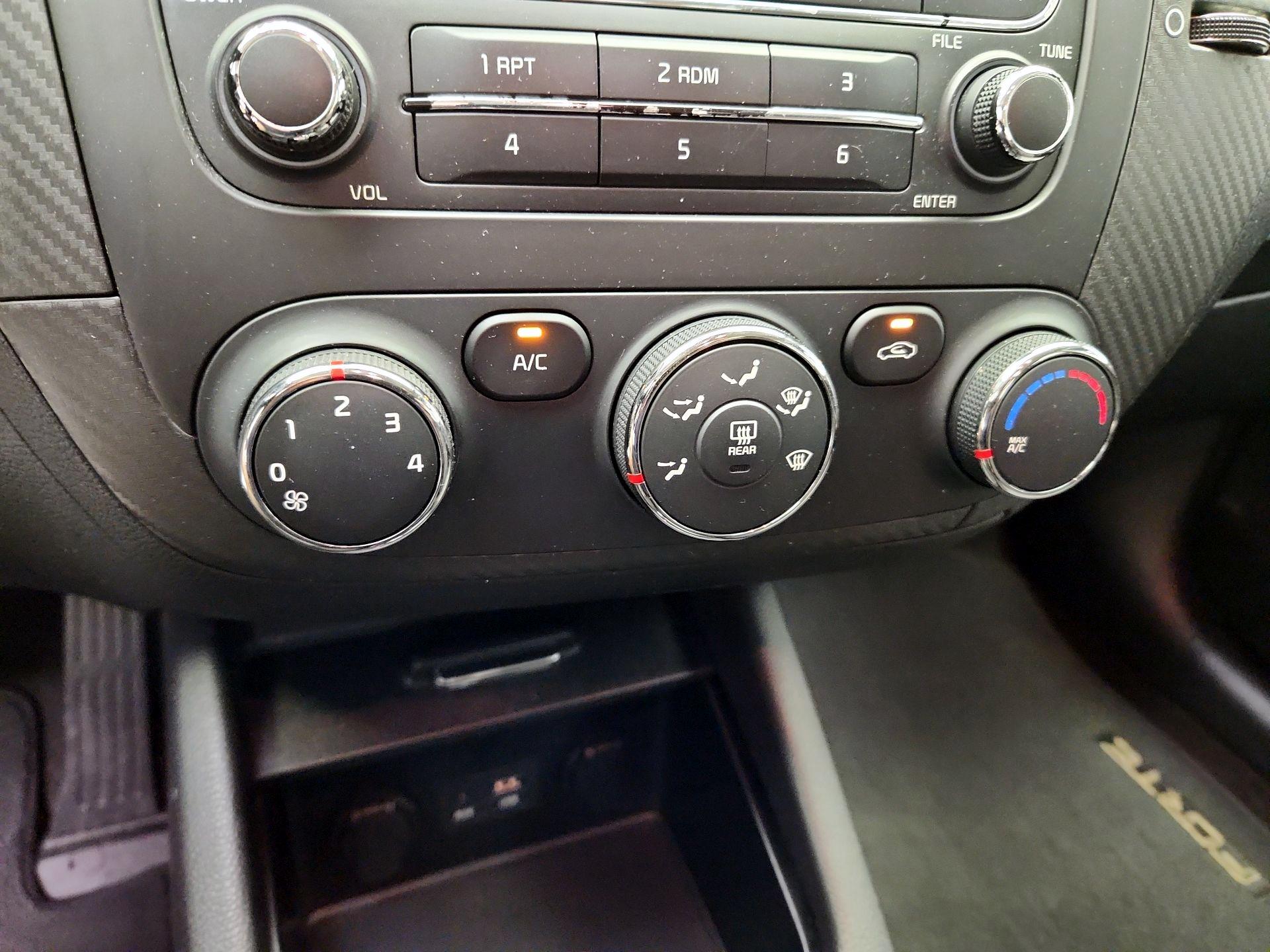 Thumbnail: 2015 Kia Forte - 15