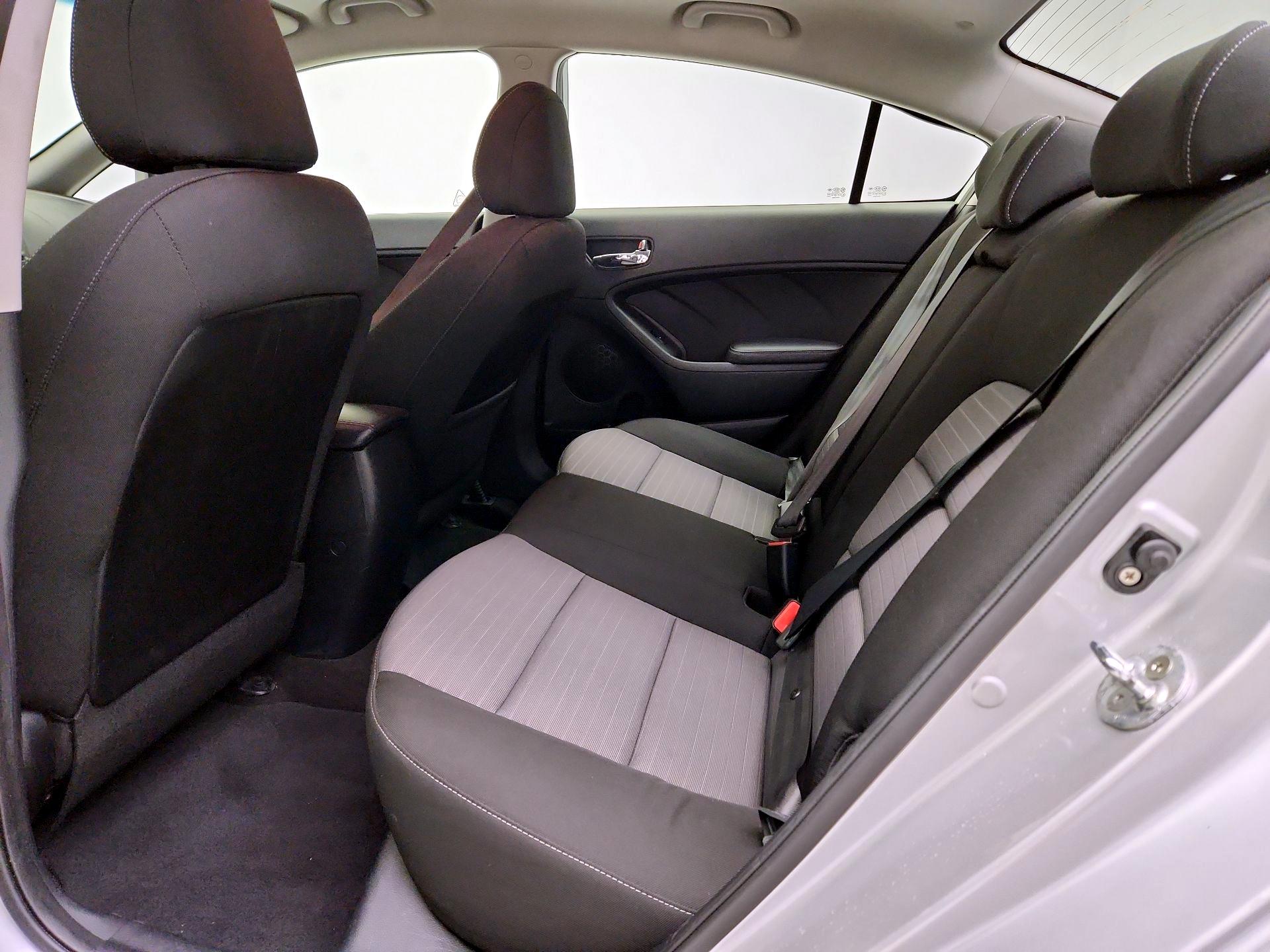 Thumbnail: 2015 Kia Forte - 18