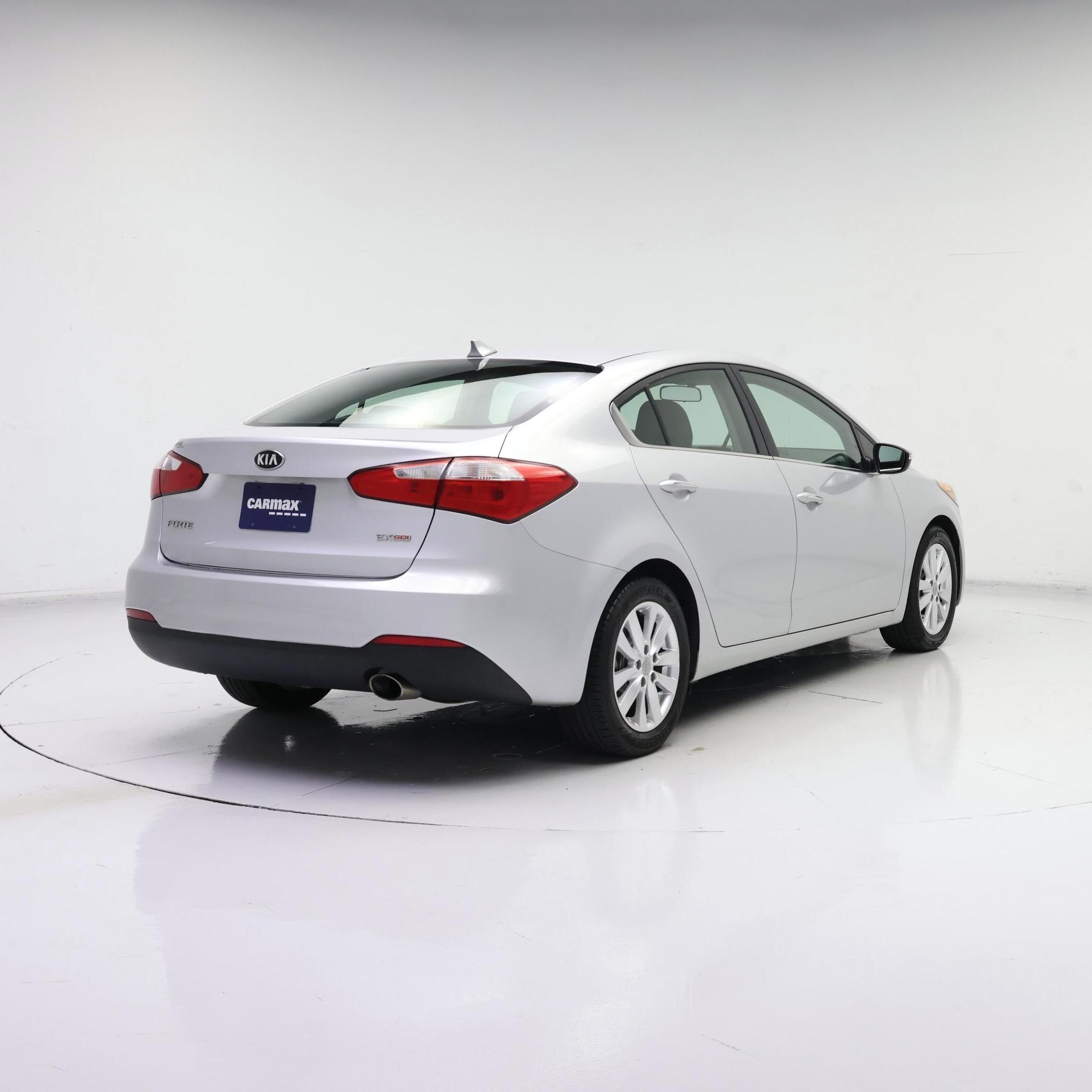 Thumbnail: 2015 Kia Forte - 8