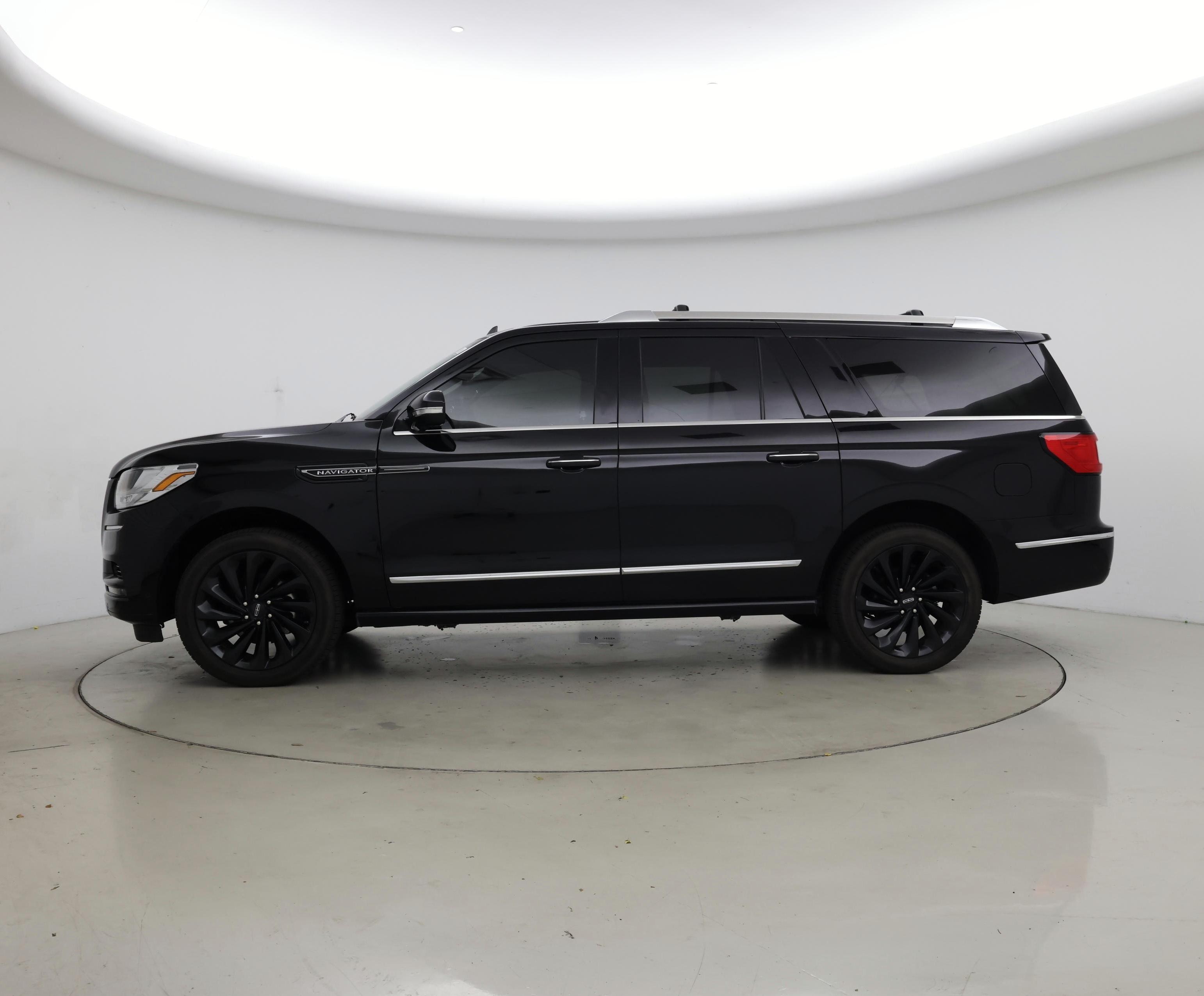 Thumbnail: 2020 Lincoln Navigator L - 3