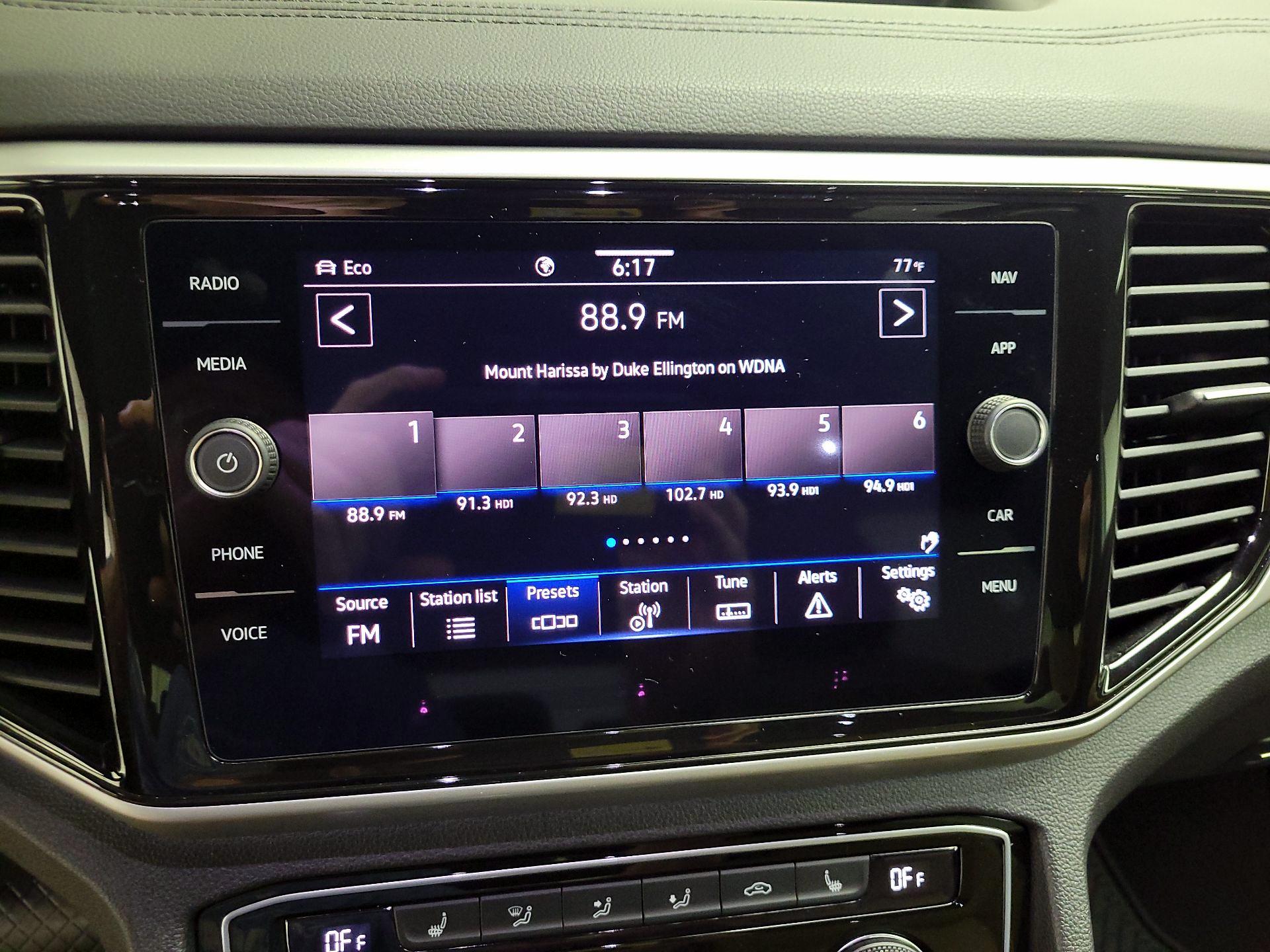 Thumbnail: 2023 Volkswagen Atlas - 16