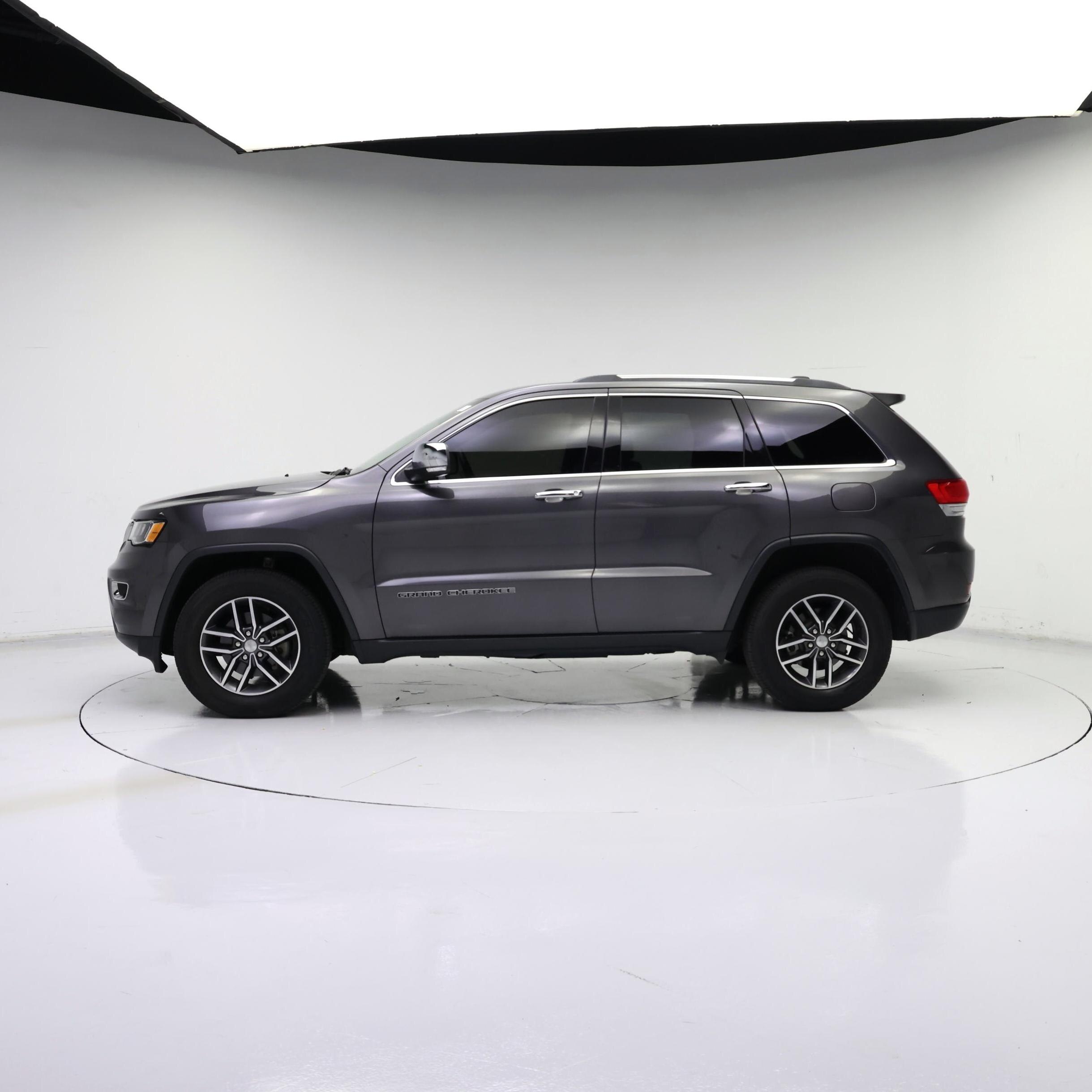 Thumbnail: 2018 Jeep Grand Cherokee - 3