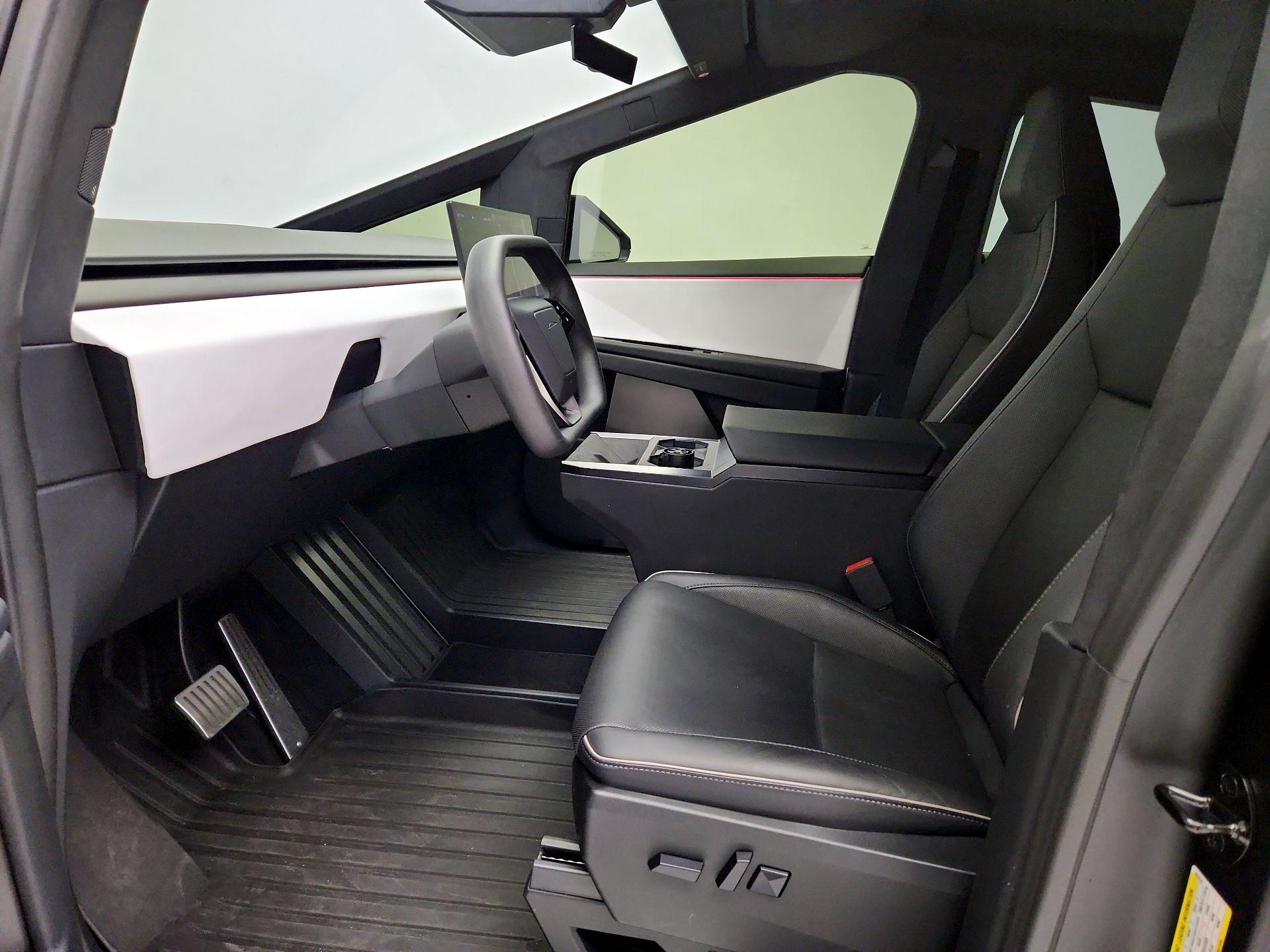 Thumbnail: 2024 Tesla Cybertruck - 11