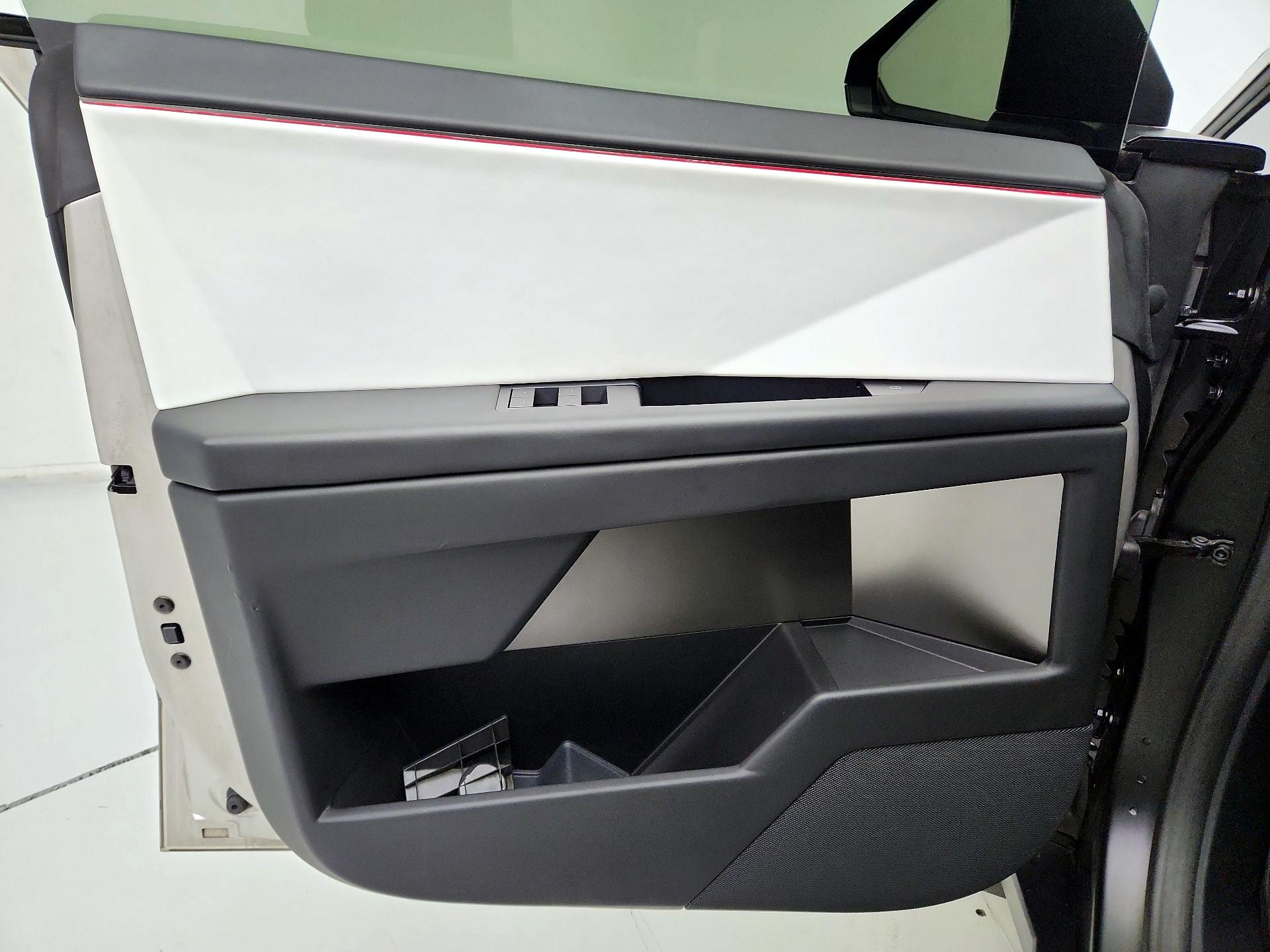 Thumbnail: 2024 Tesla Cybertruck - 12