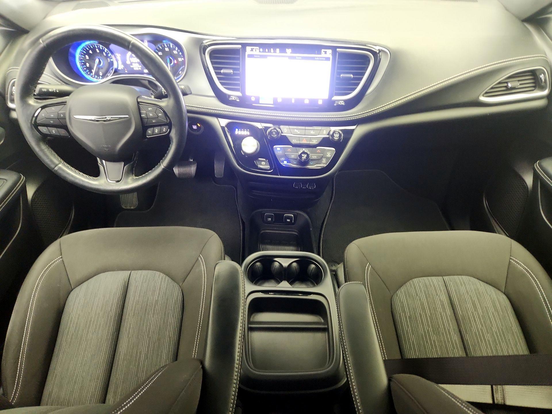 Thumbnail: 2021 Chrysler Pacifica - 9