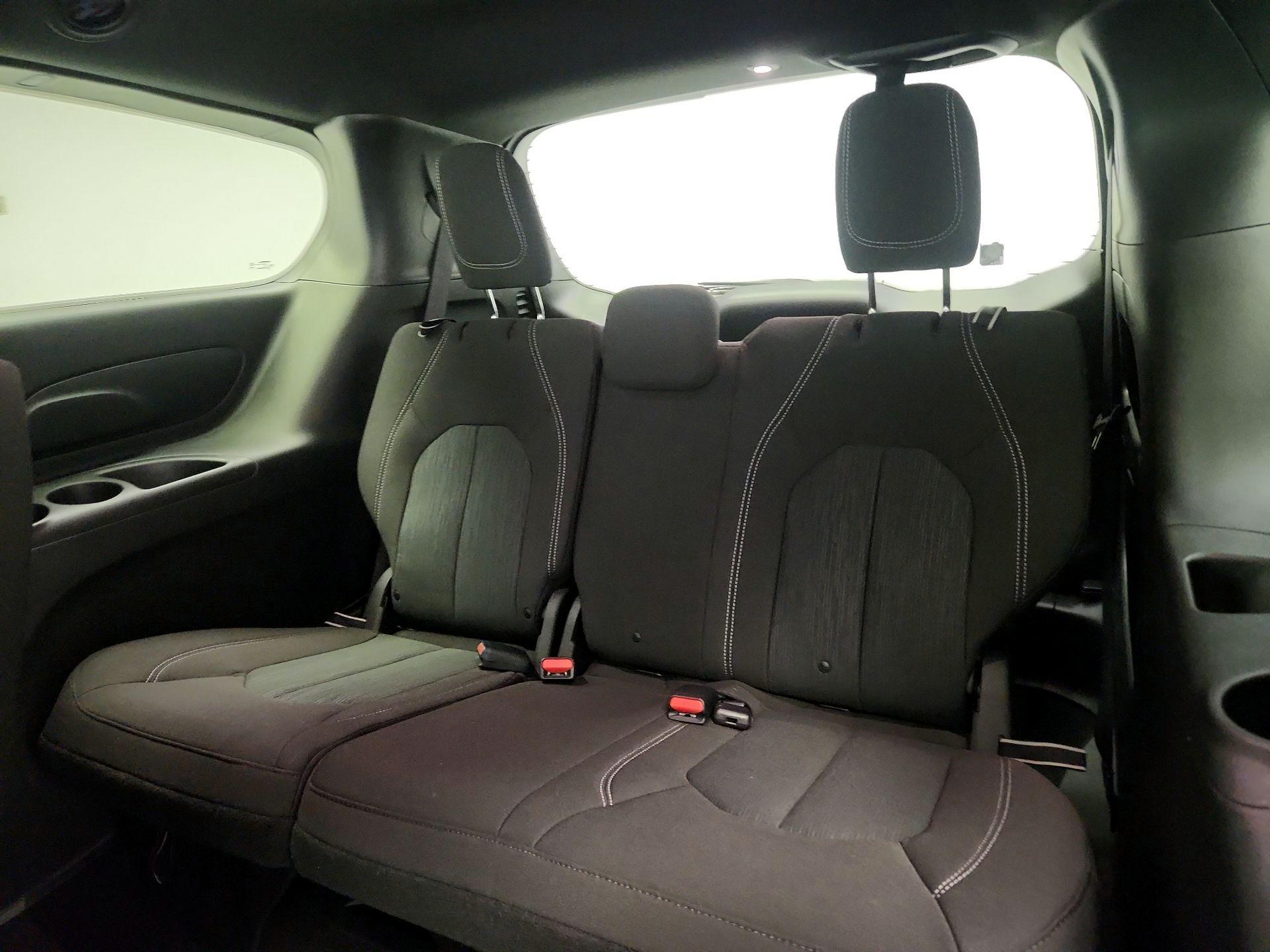 Thumbnail: 2021 Chrysler Pacifica - 20