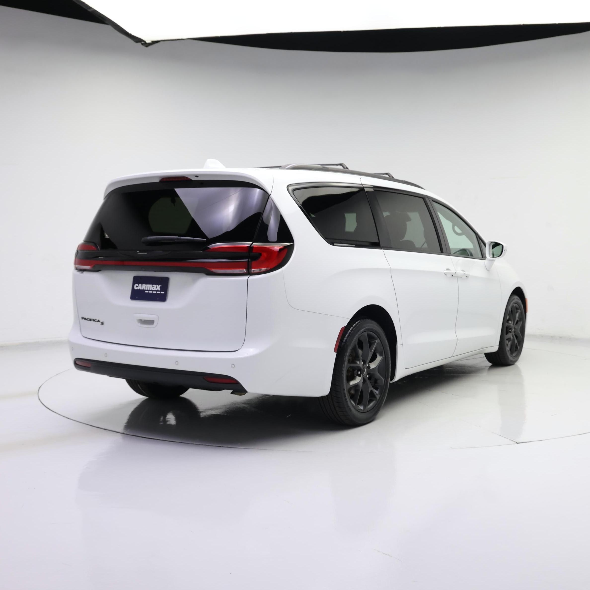 Thumbnail: 2021 Chrysler Pacifica - 8