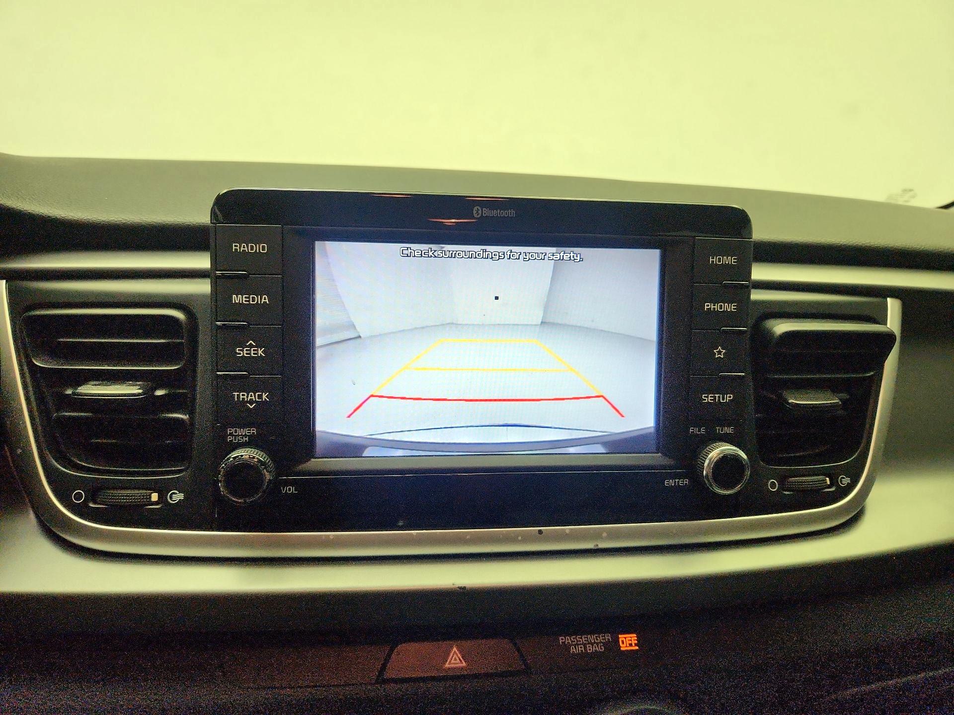 Thumbnail: 2019 Kia Rio - 14