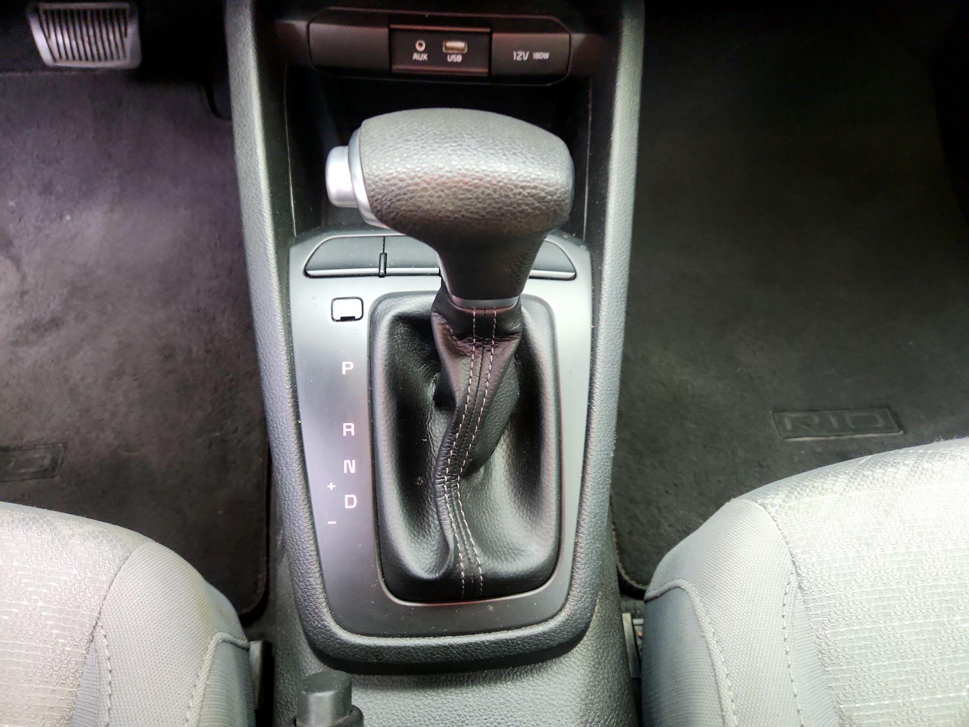 Thumbnail: 2019 Kia Rio - 17