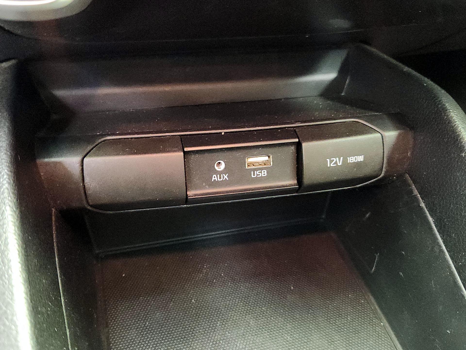 Thumbnail: 2019 Kia Rio - 18