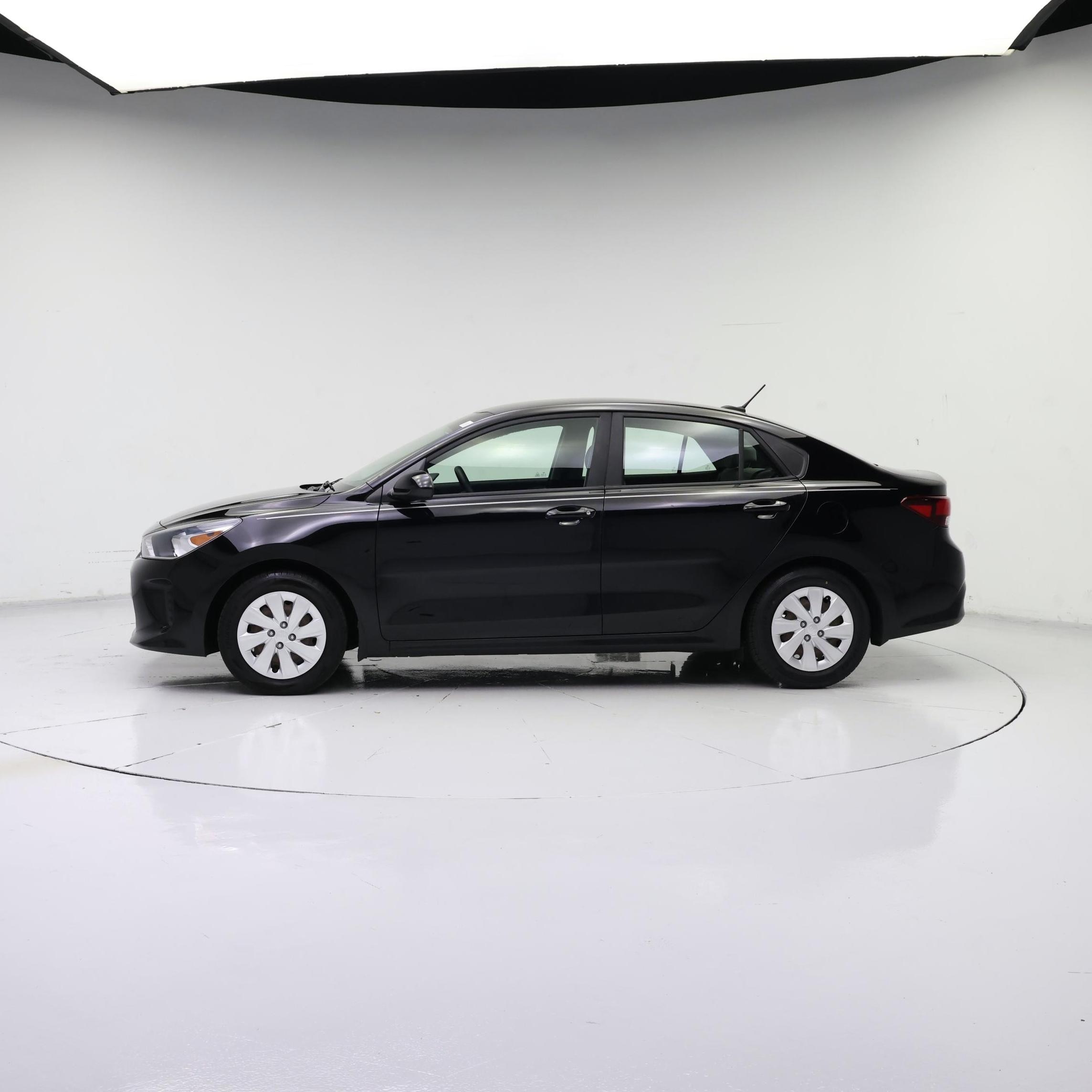 Thumbnail: 2019 Kia Rio - 3